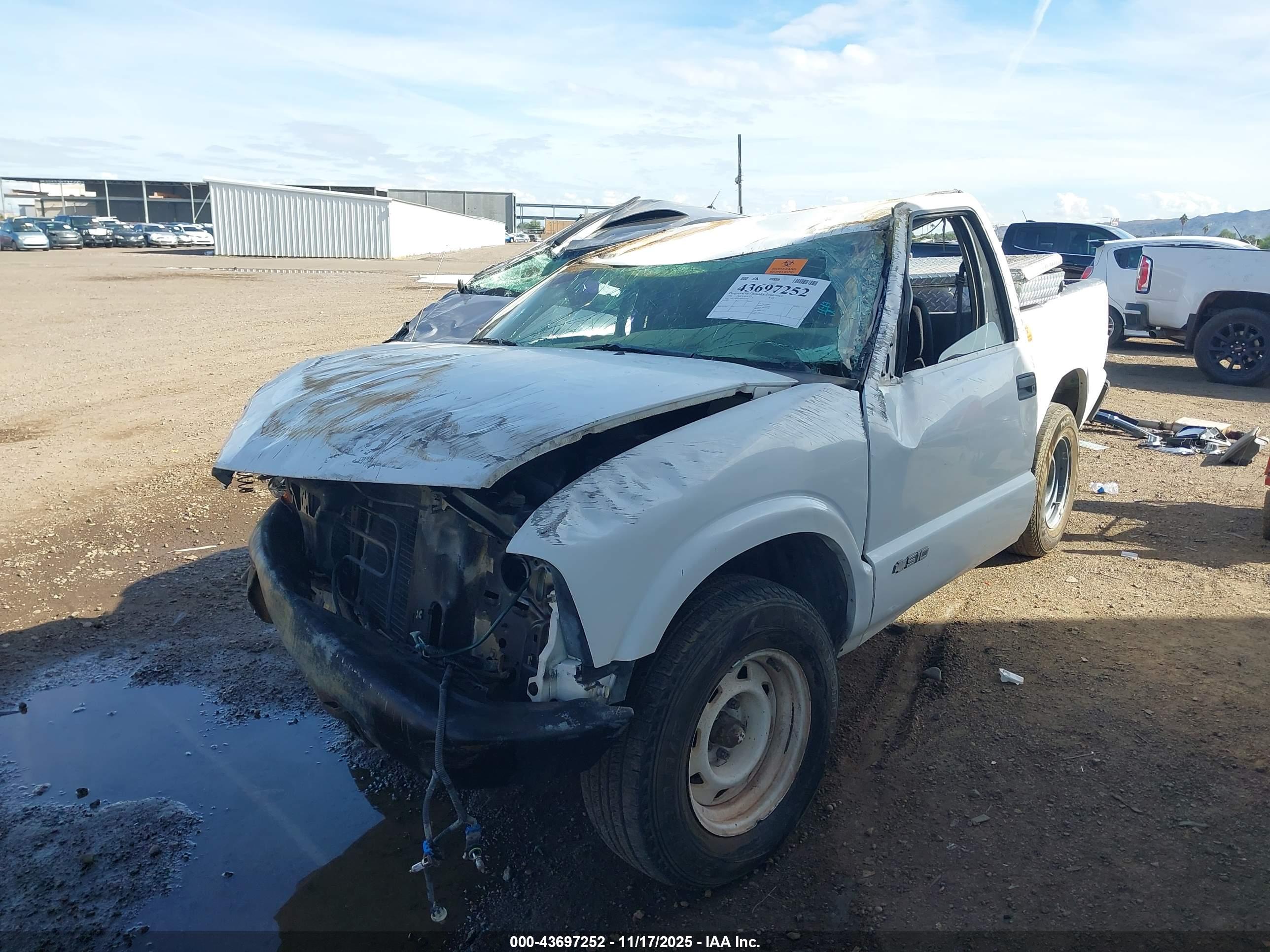 CHEVROLET S-10 image 2
