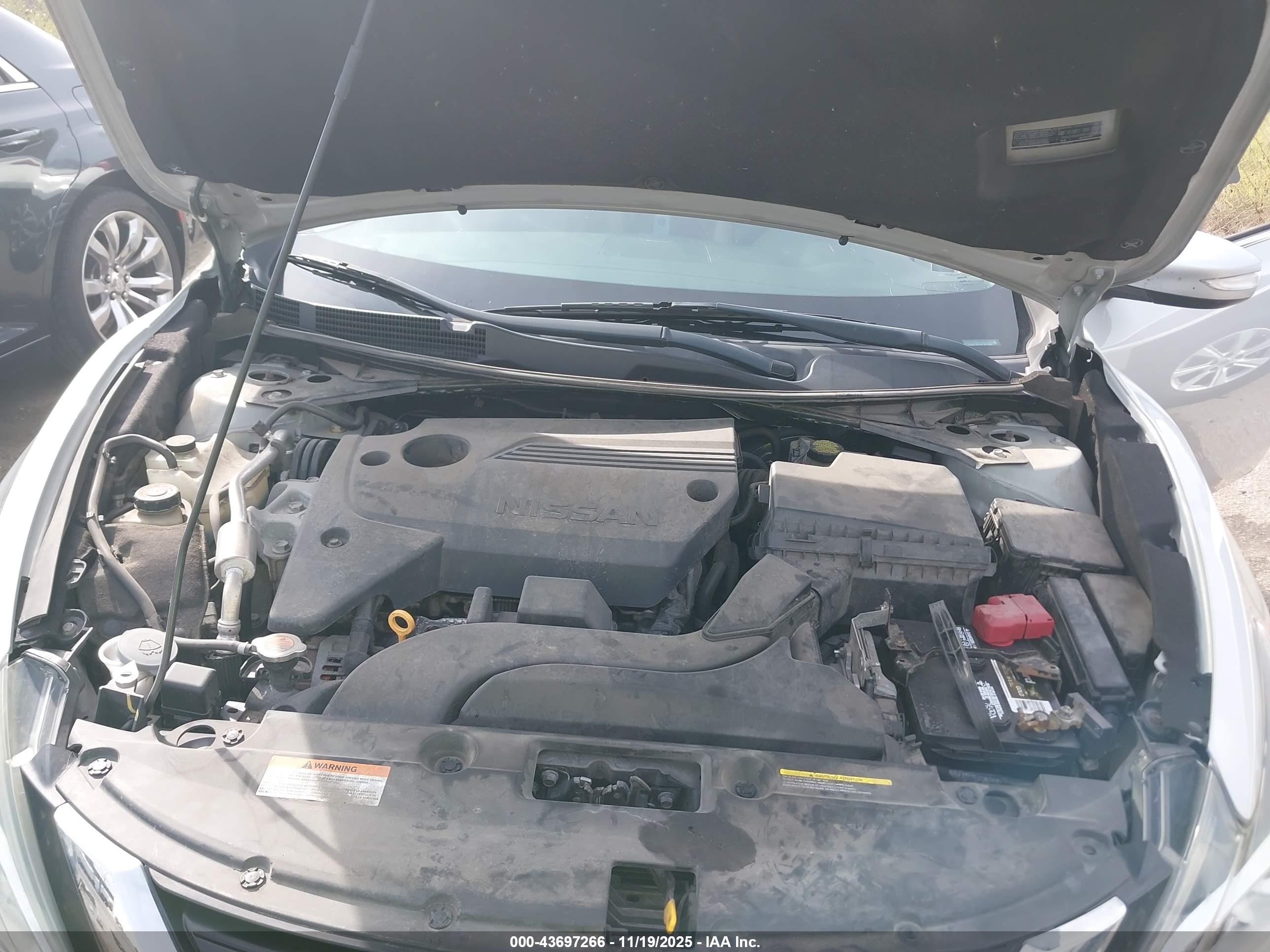 NISSAN ALTIMA image 10