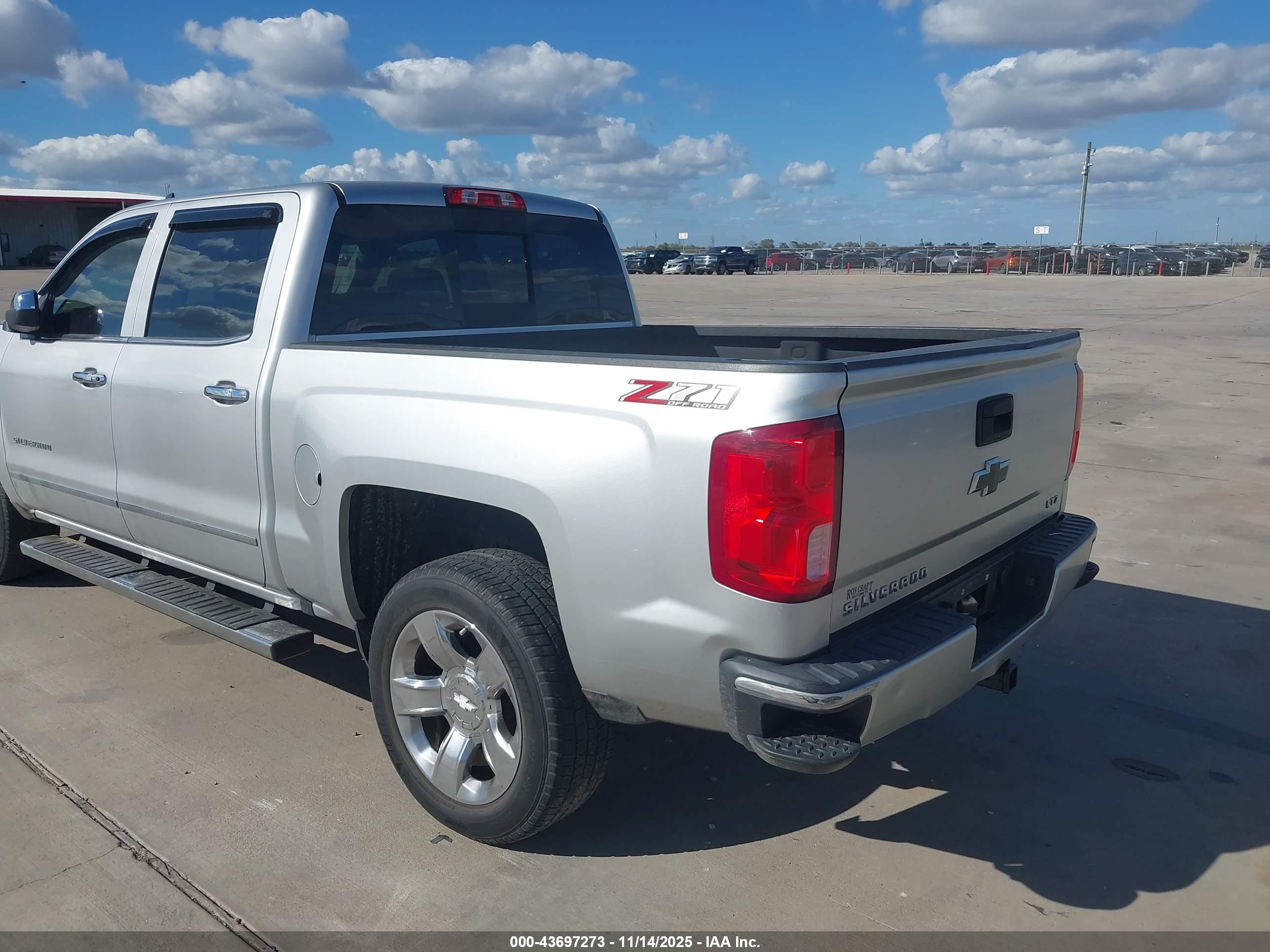 CHEVROLET SILVERADO image 3