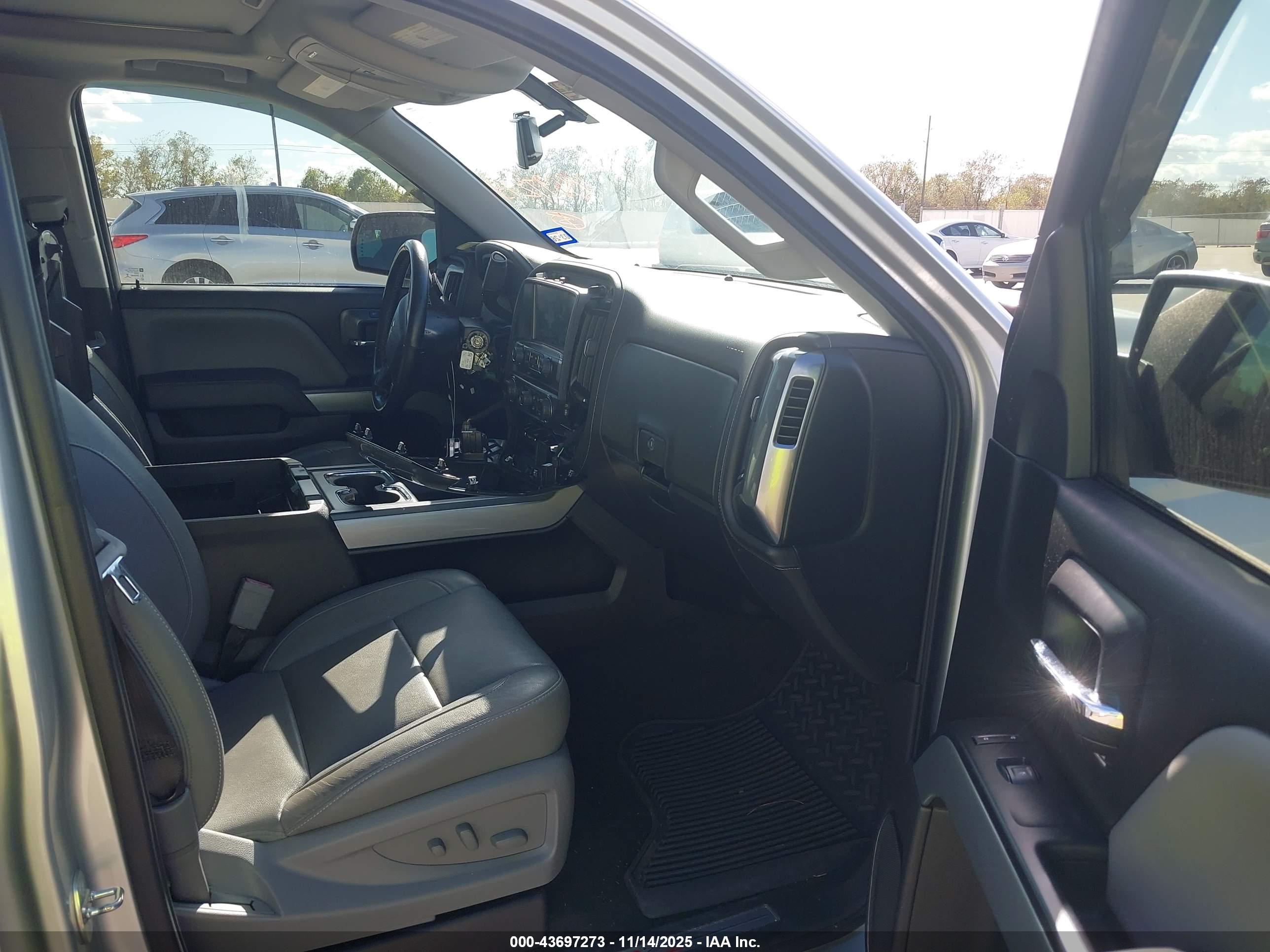 CHEVROLET SILVERADO image 5
