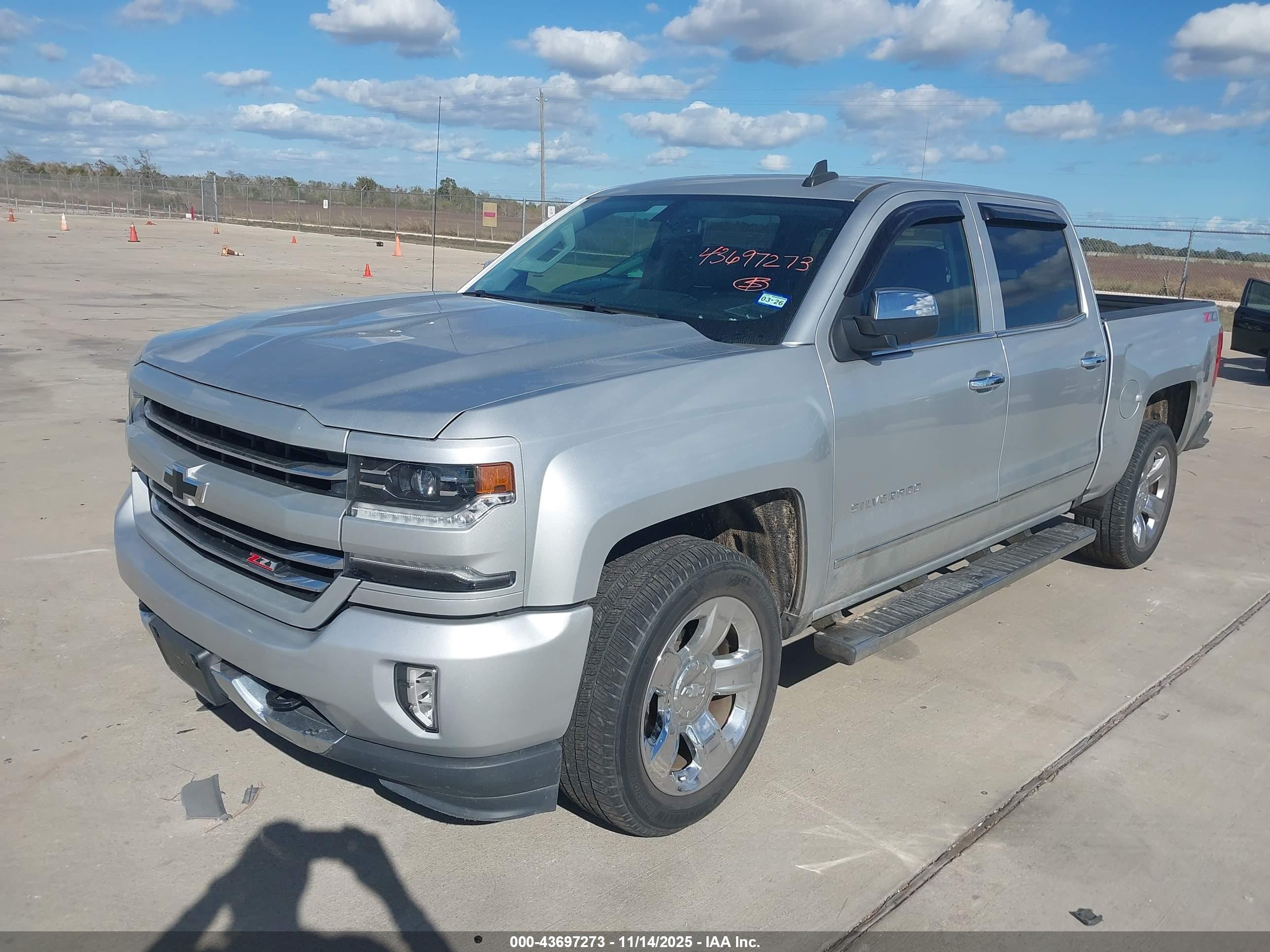 CHEVROLET SILVERADO image 6
