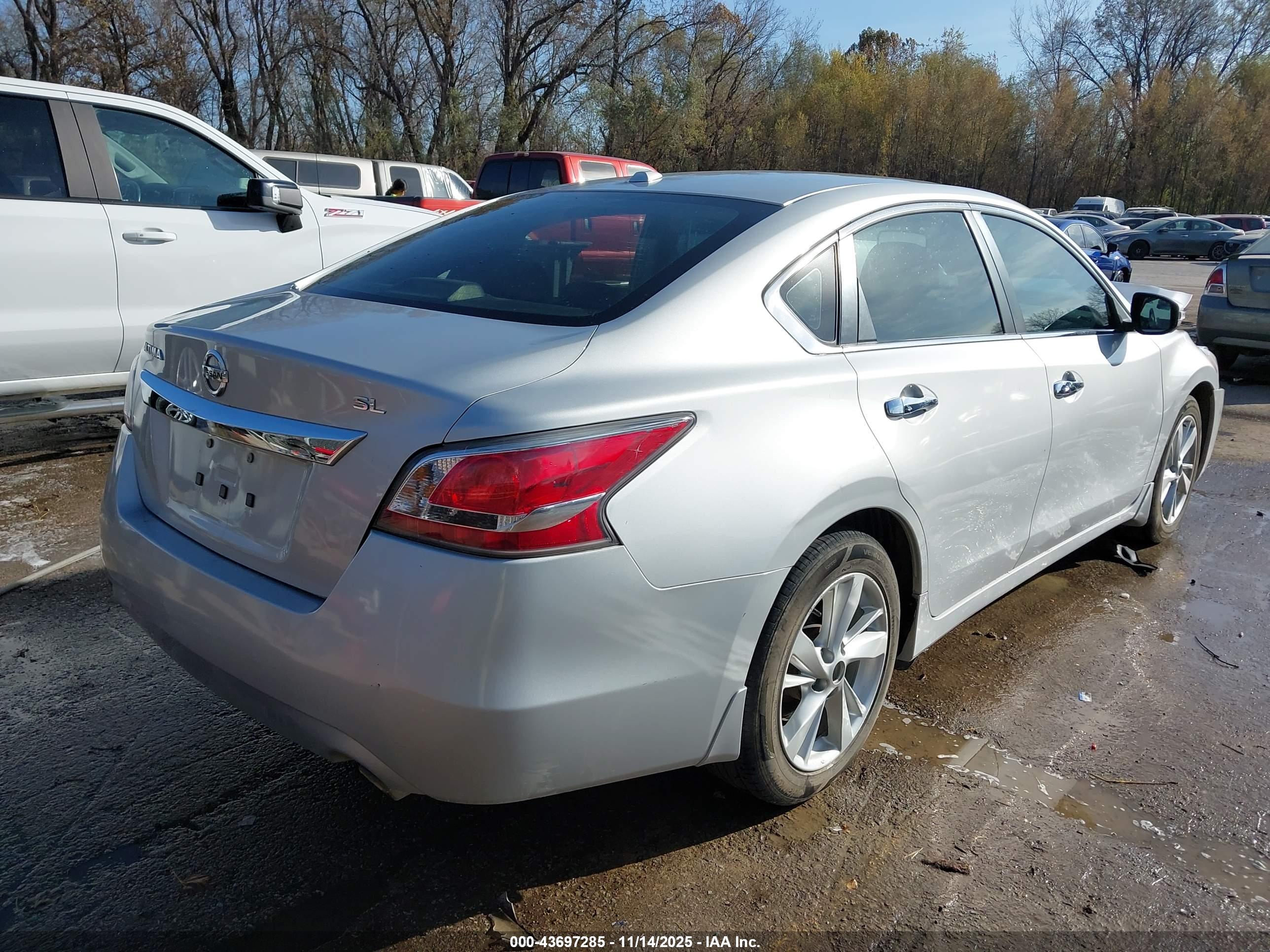 NISSAN ALTIMA image 4