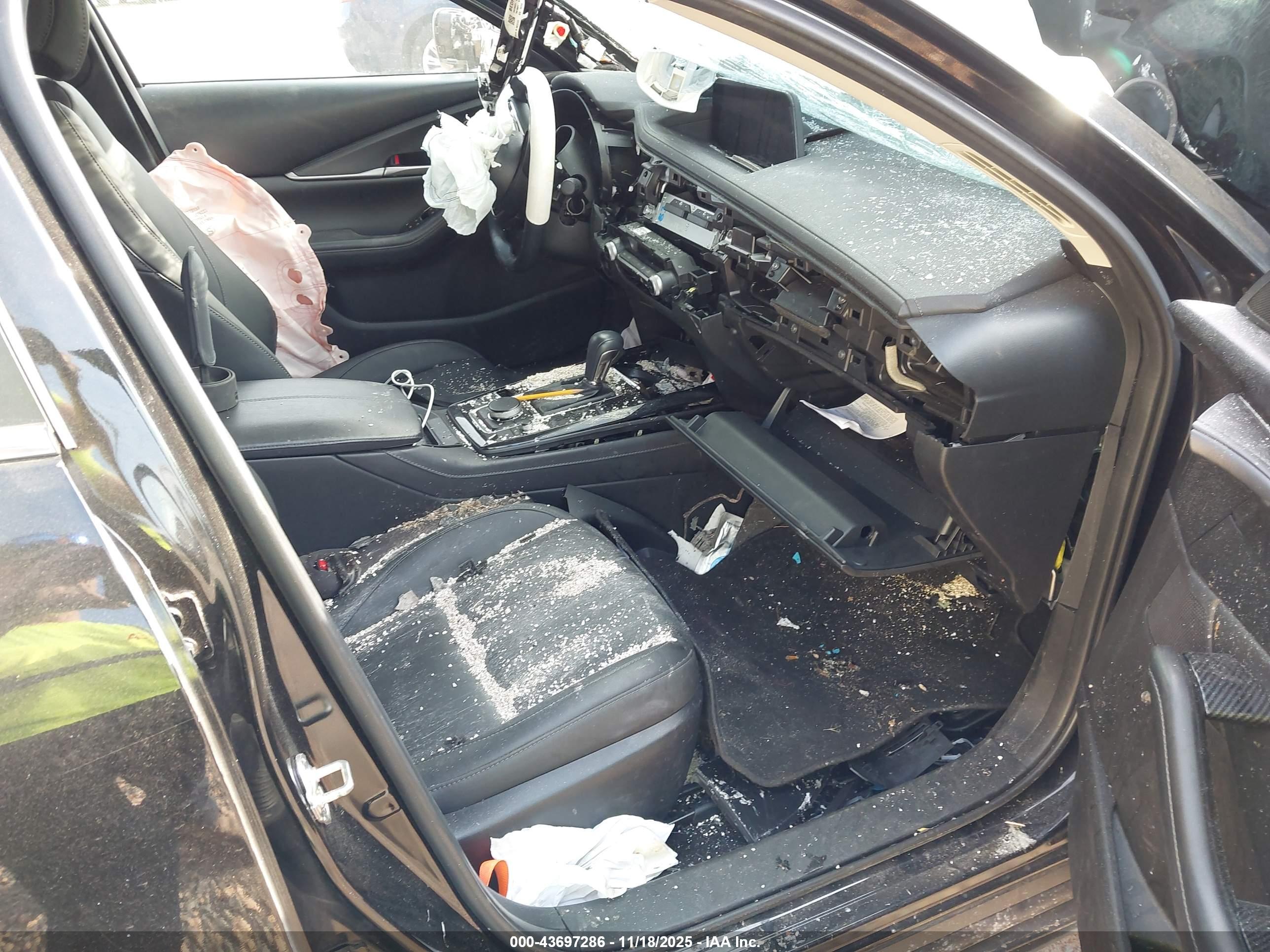 MAZDA CX-30 image 5