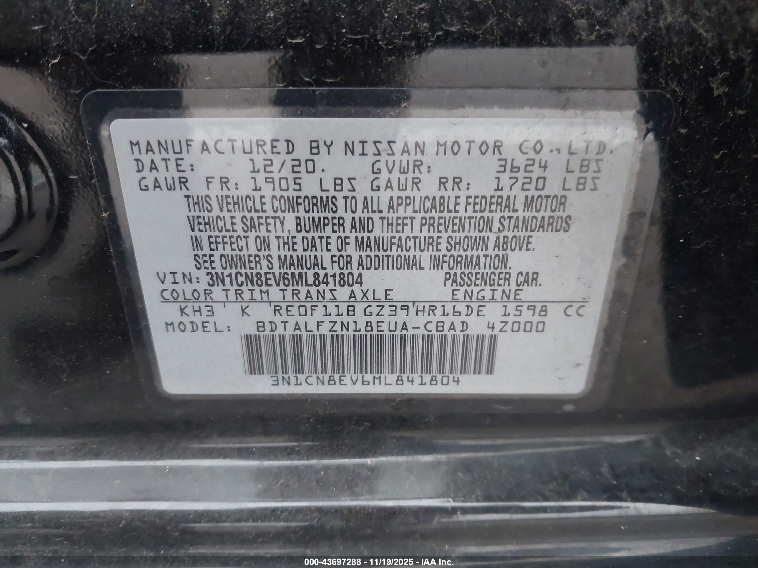 NISSAN VERSA image 9