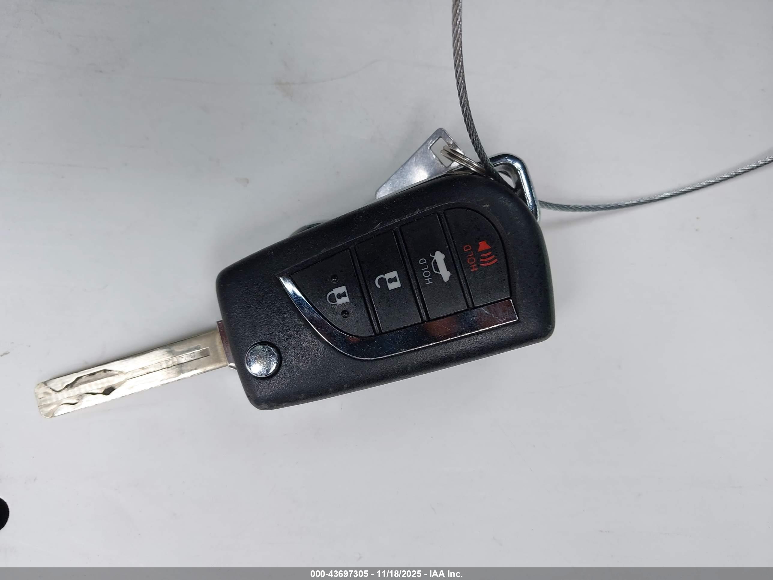 TOYOTA COROLLA image 11