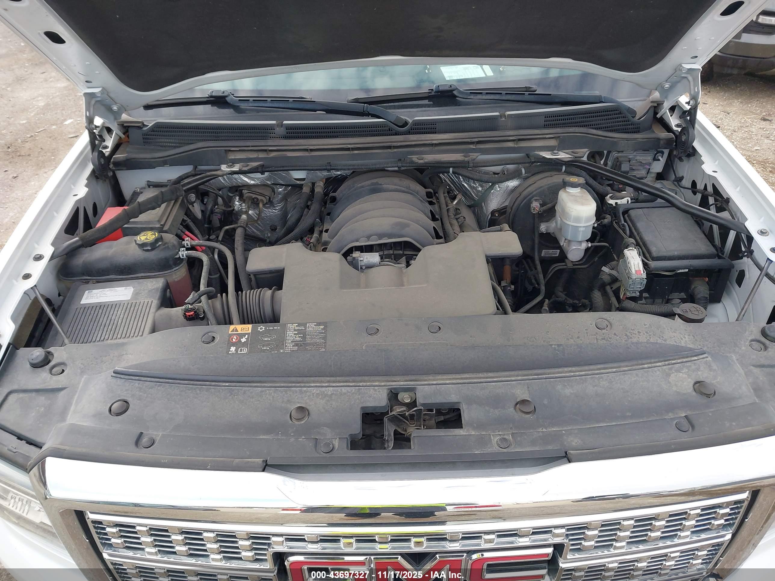 GMC SIERRA image 10