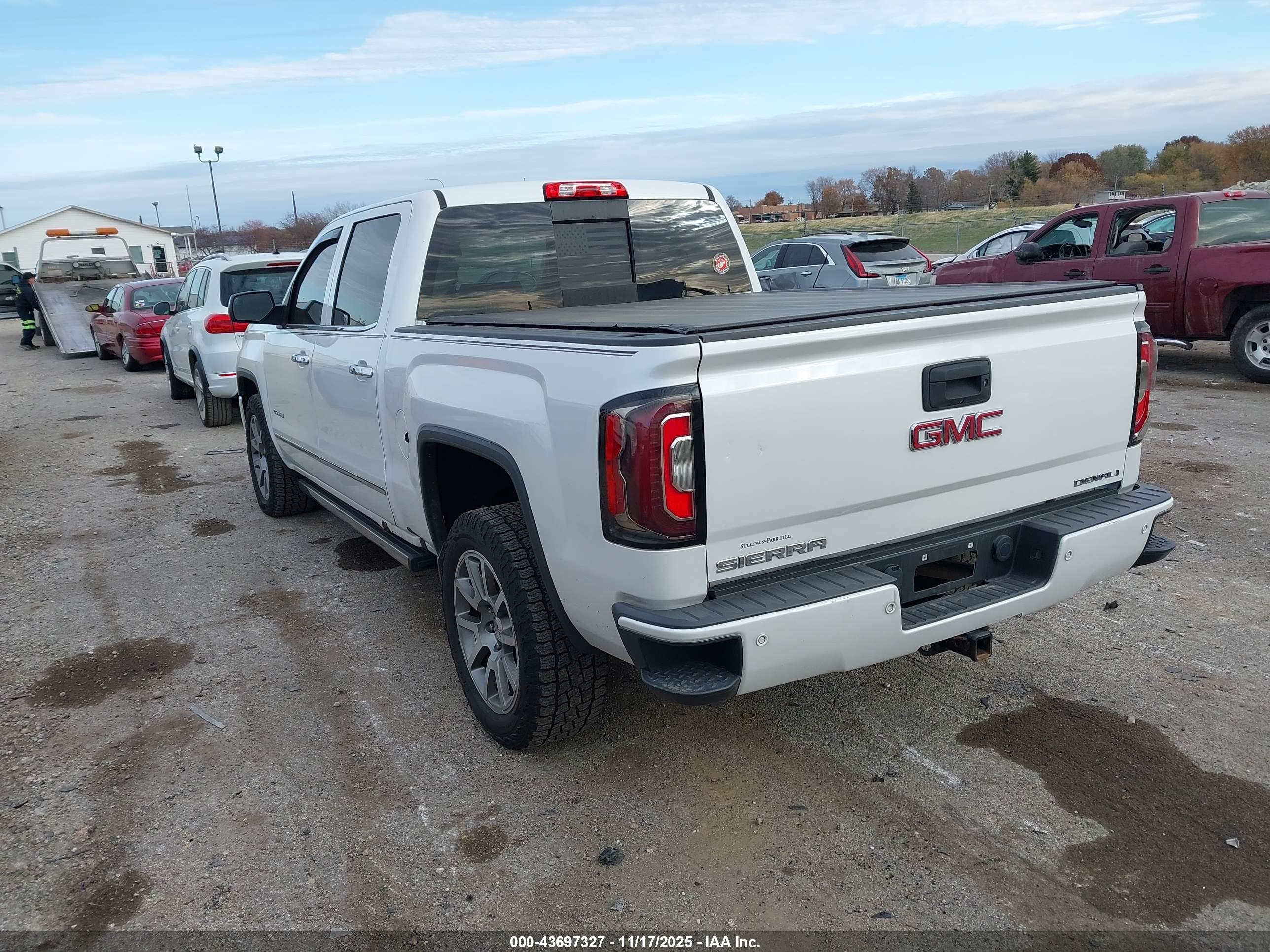 GMC SIERRA image 3
