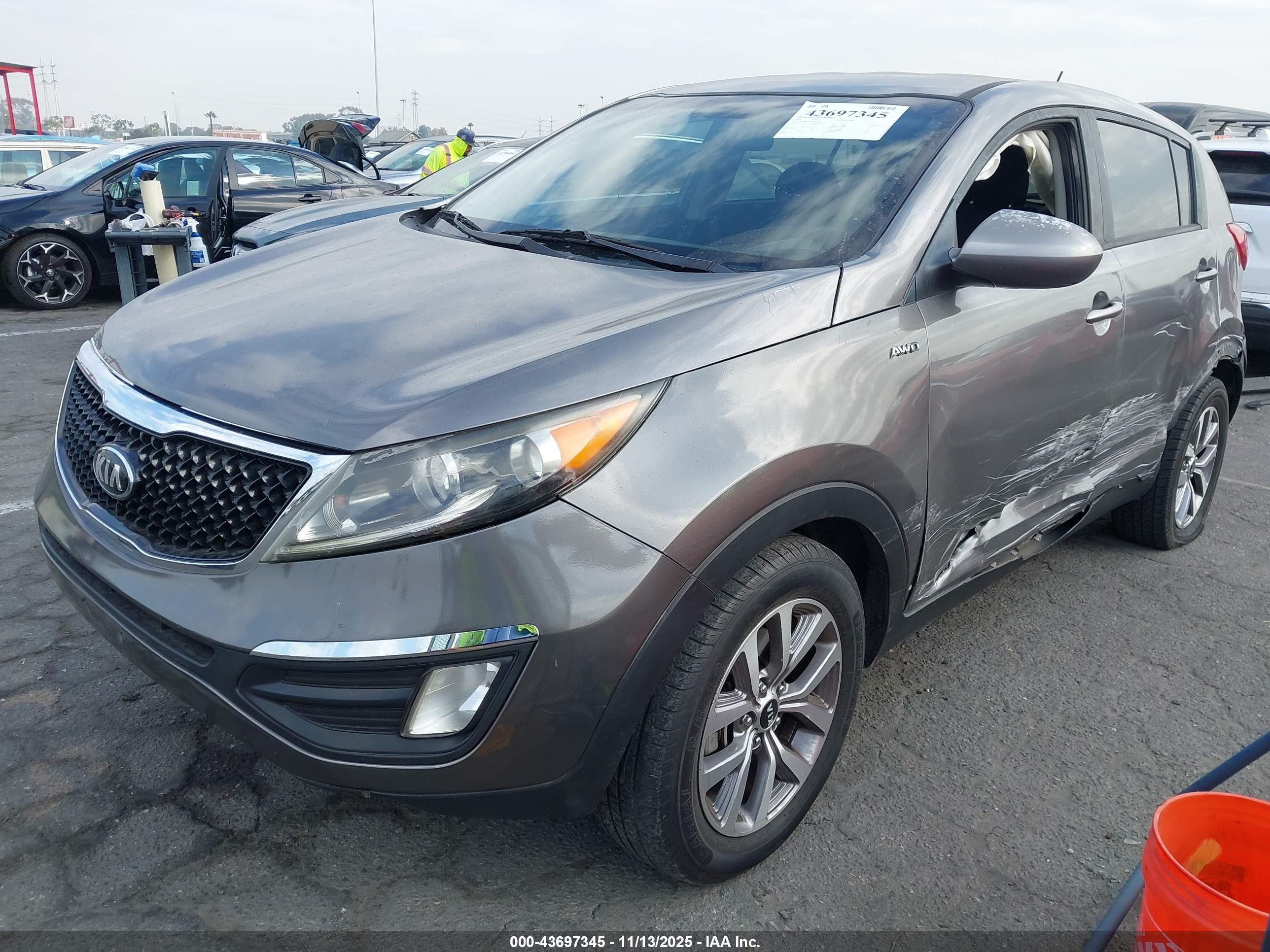 KIA SPORTAGE image 2