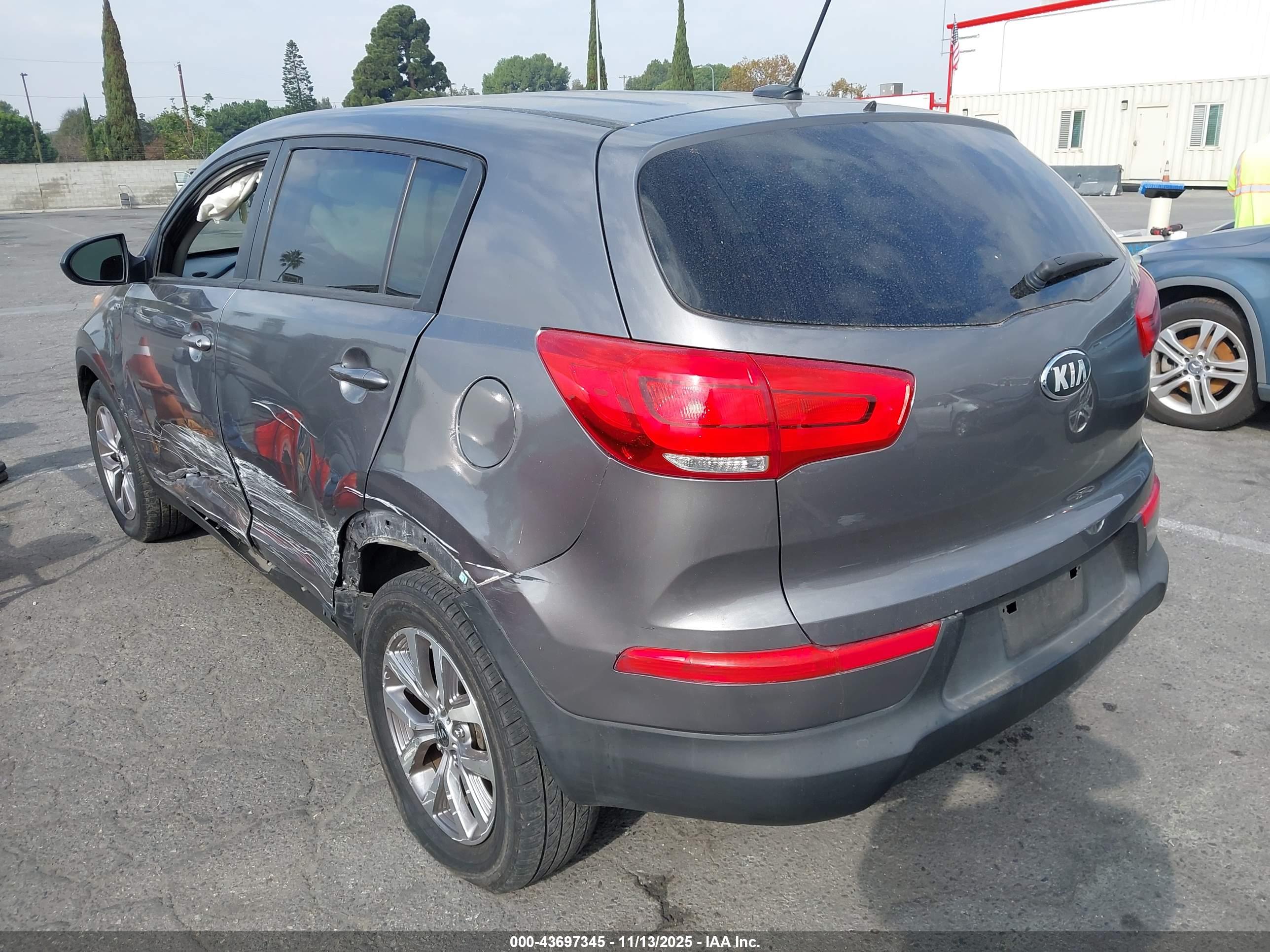 KIA SPORTAGE image 3