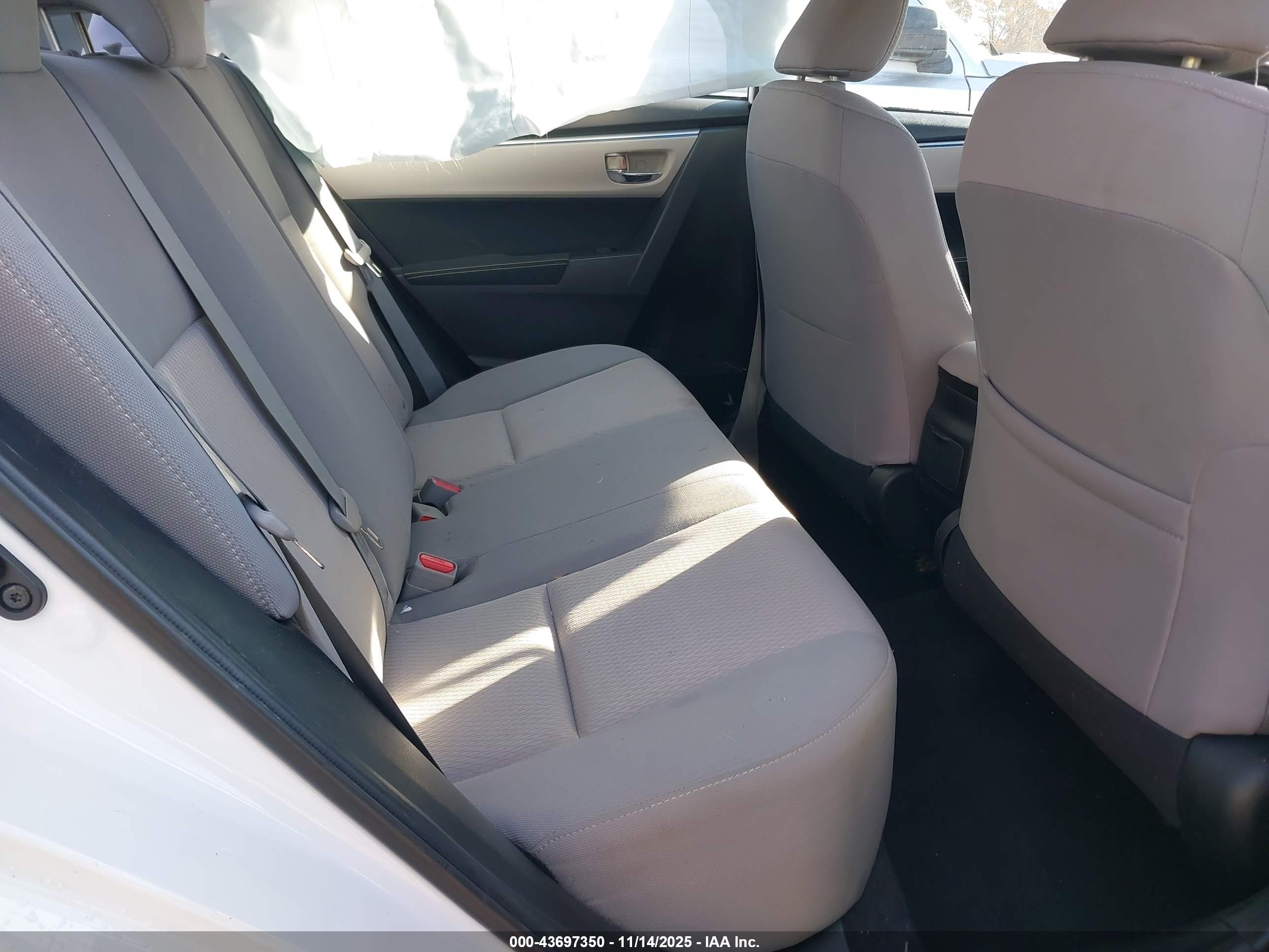 TOYOTA COROLLA image 8