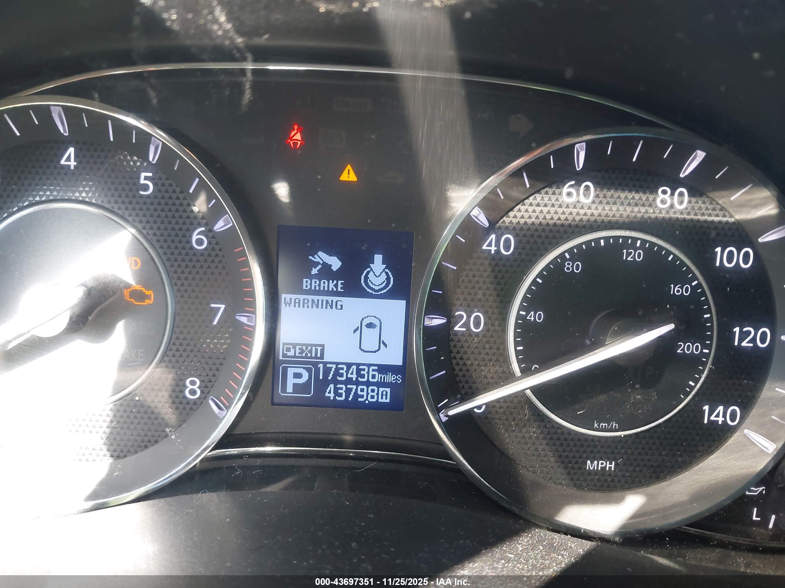 NISSAN ARMADA image 7