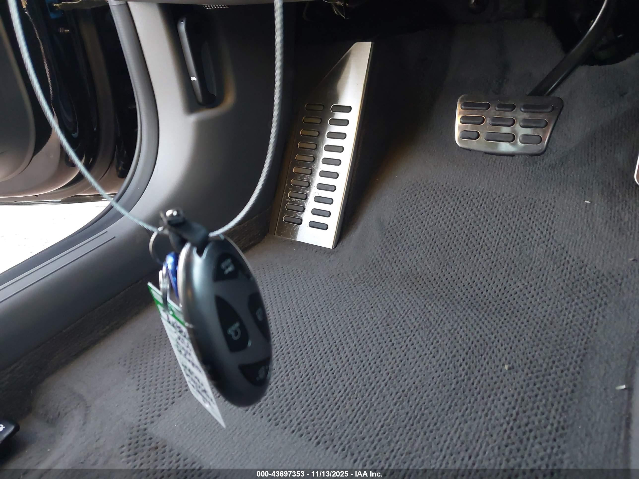 HYUNDAI ELANTRA image 11