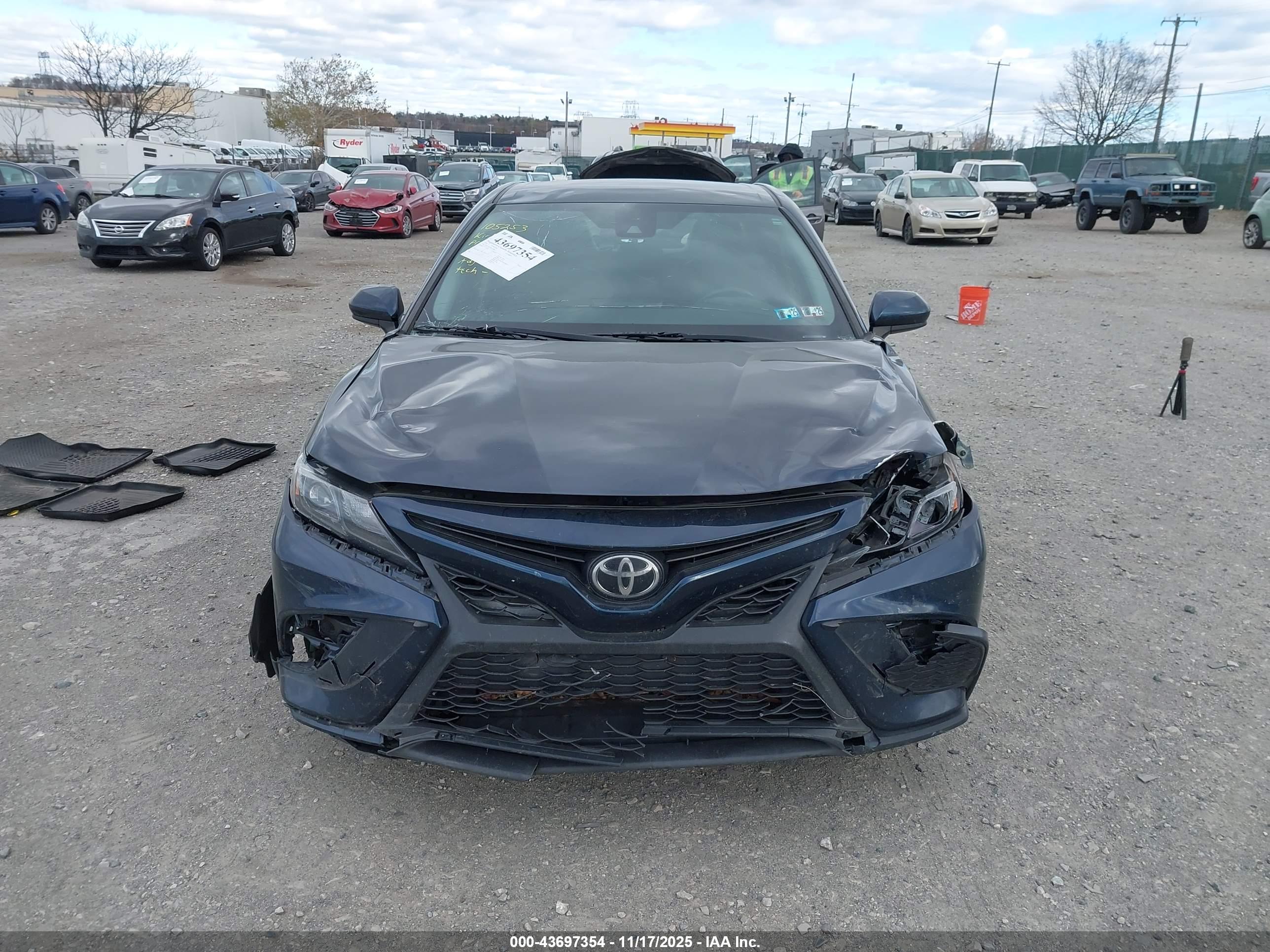 TOYOTA CAMRY image 6