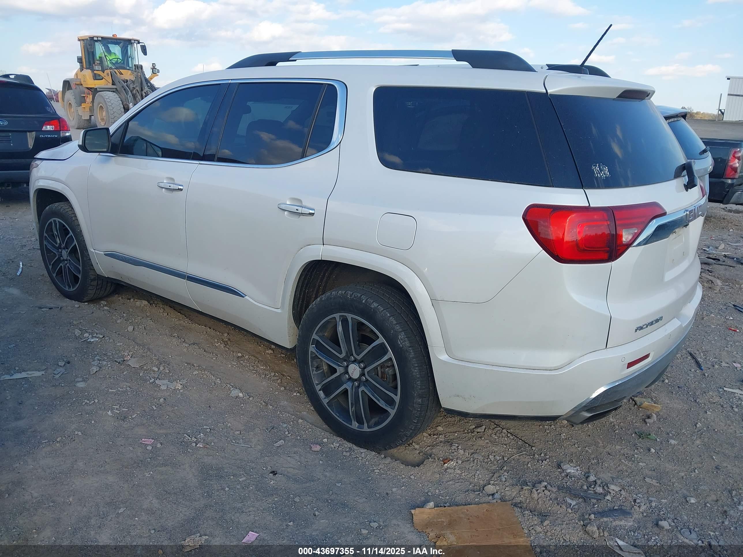 GMC ACADIA image 3