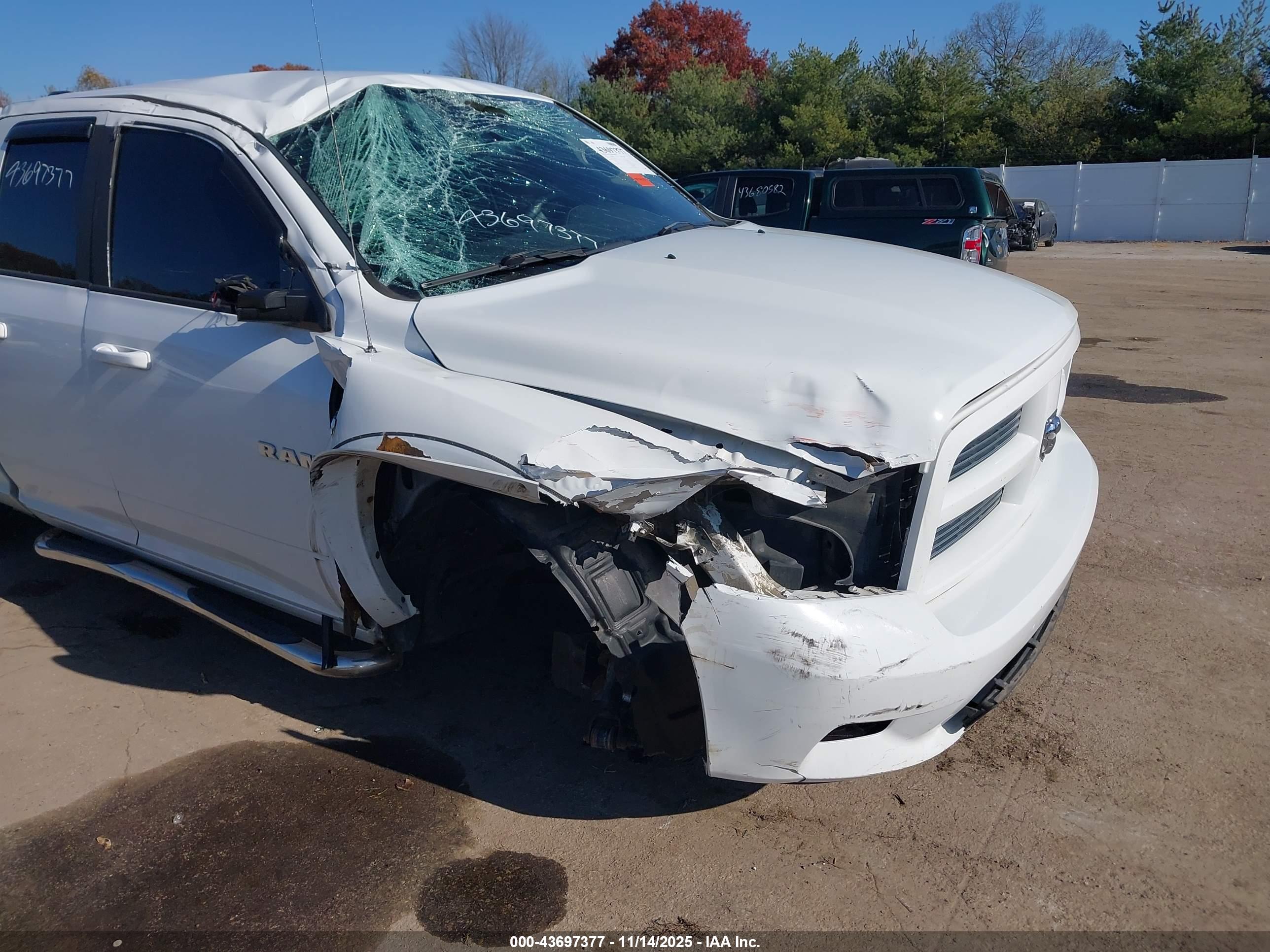 DODGE RAM image 6