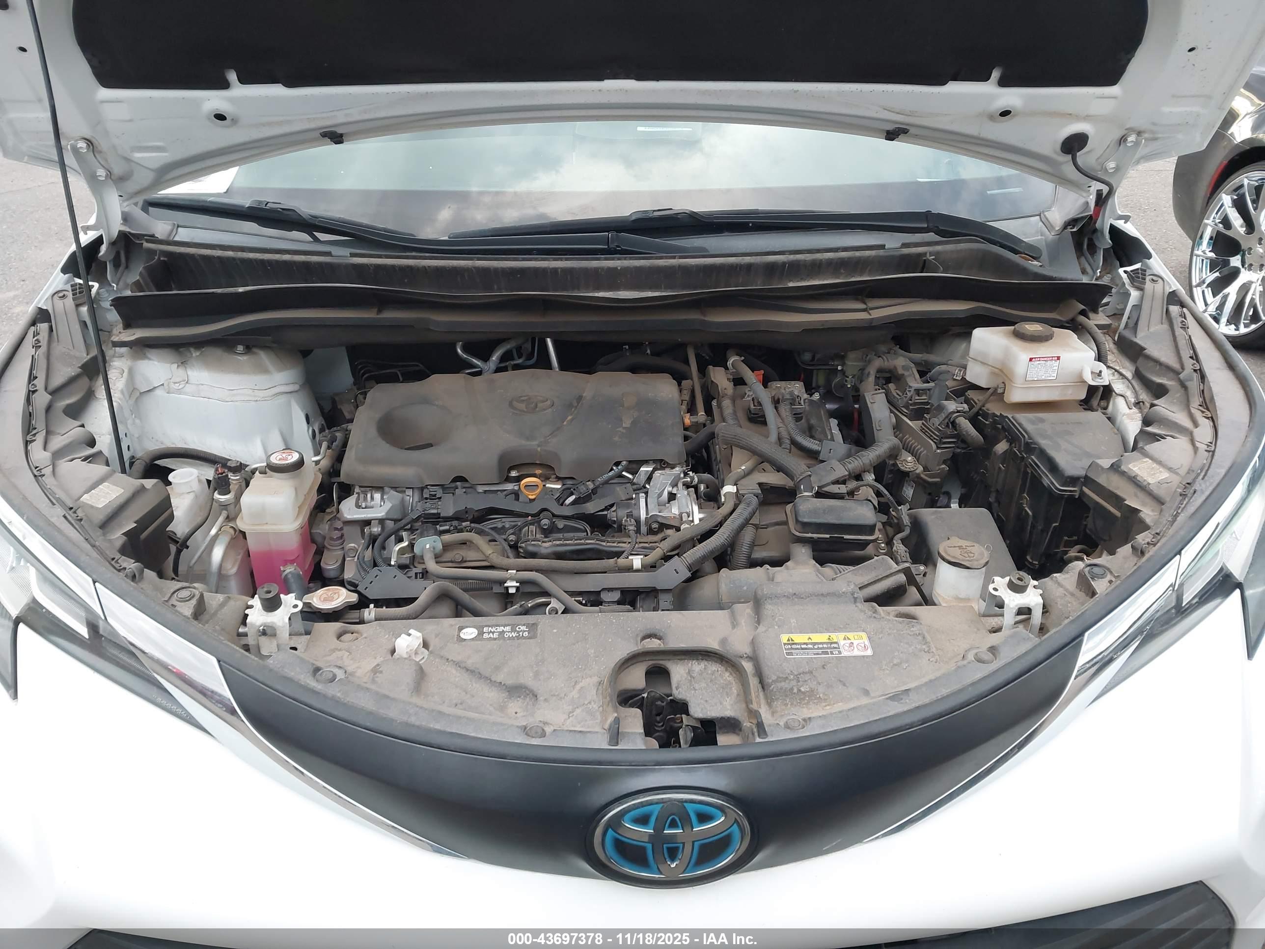 TOYOTA SIENNA image 10