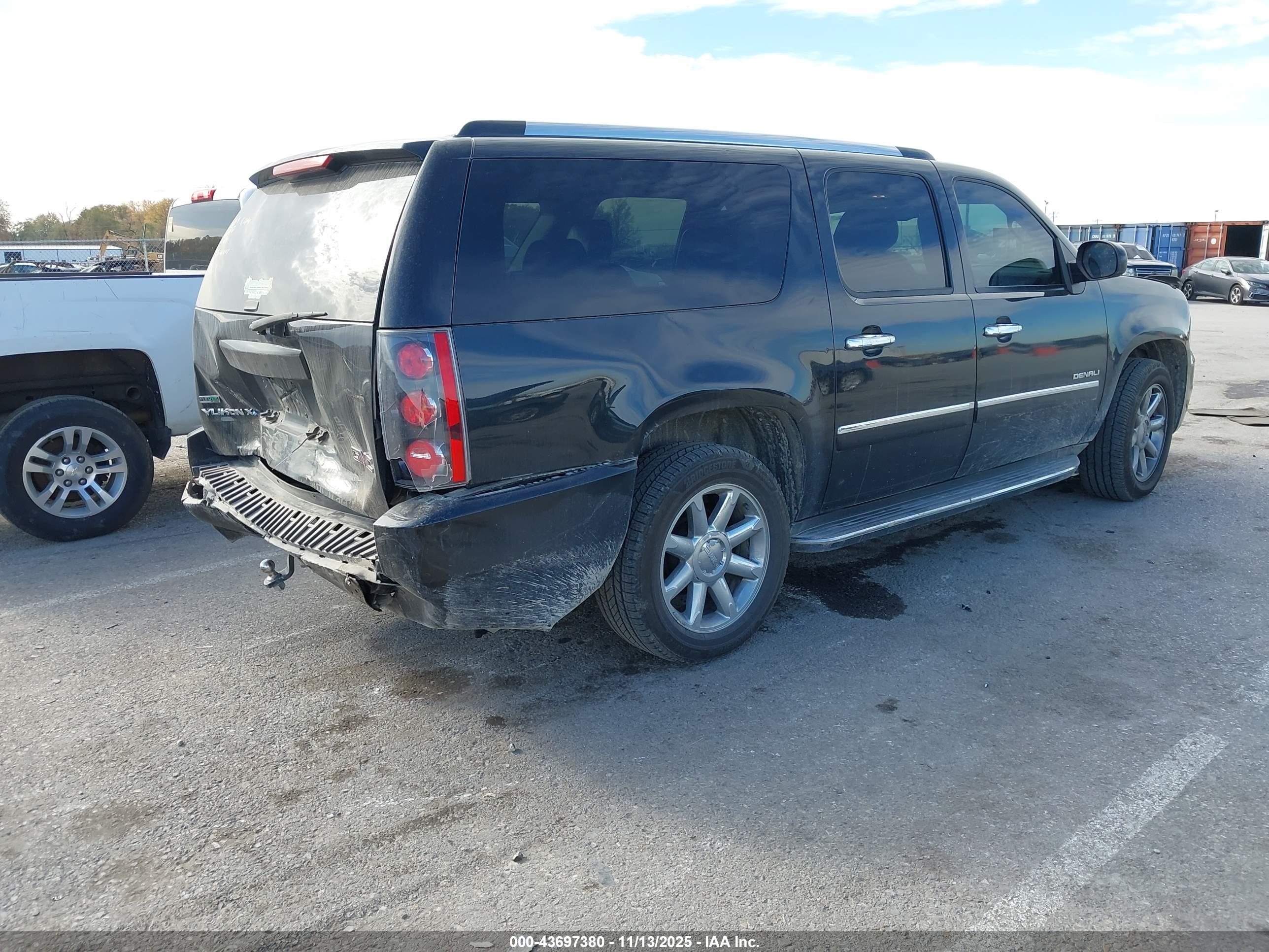 GMC YUKON image 4