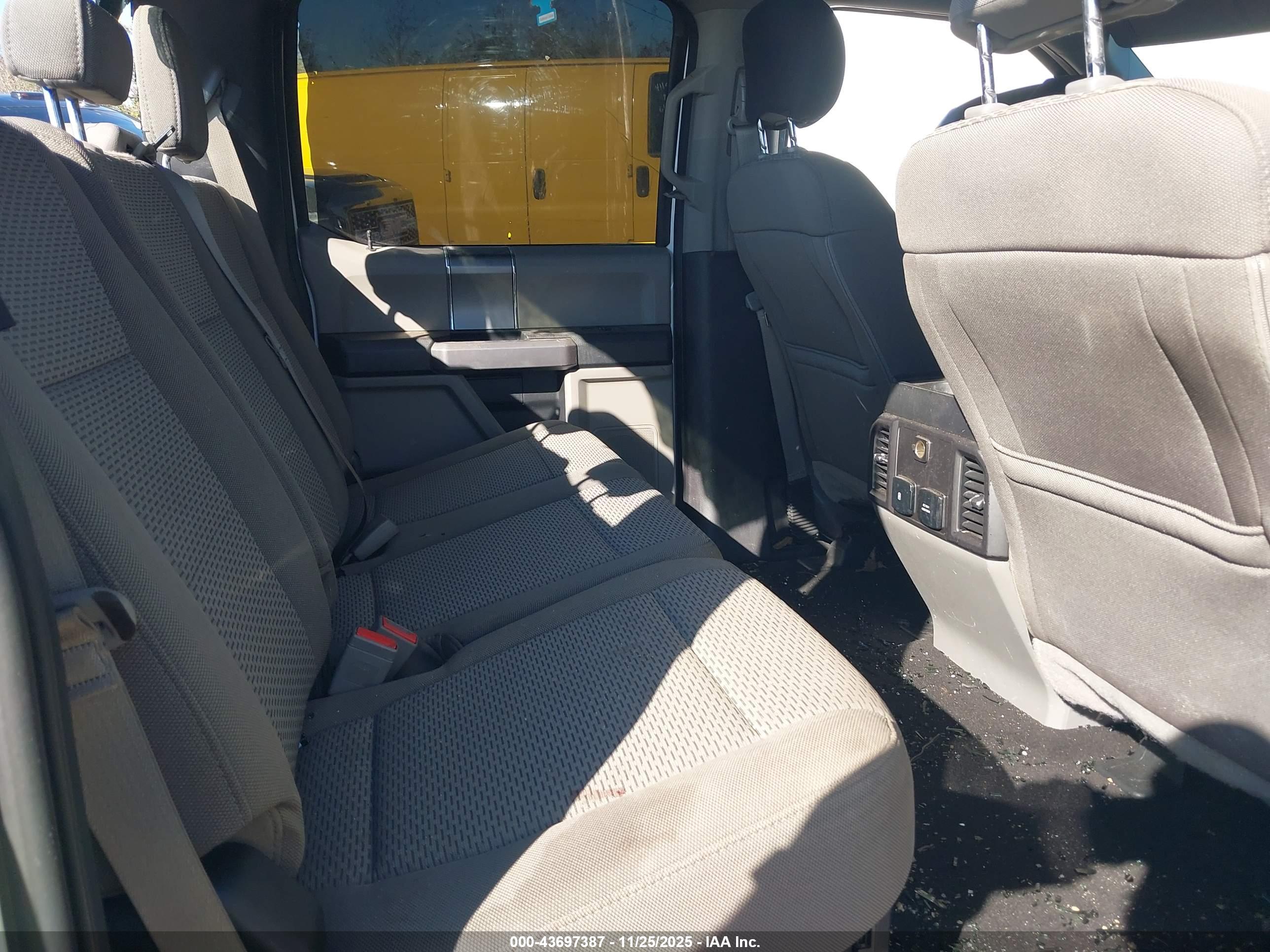FORD F-350 image 8