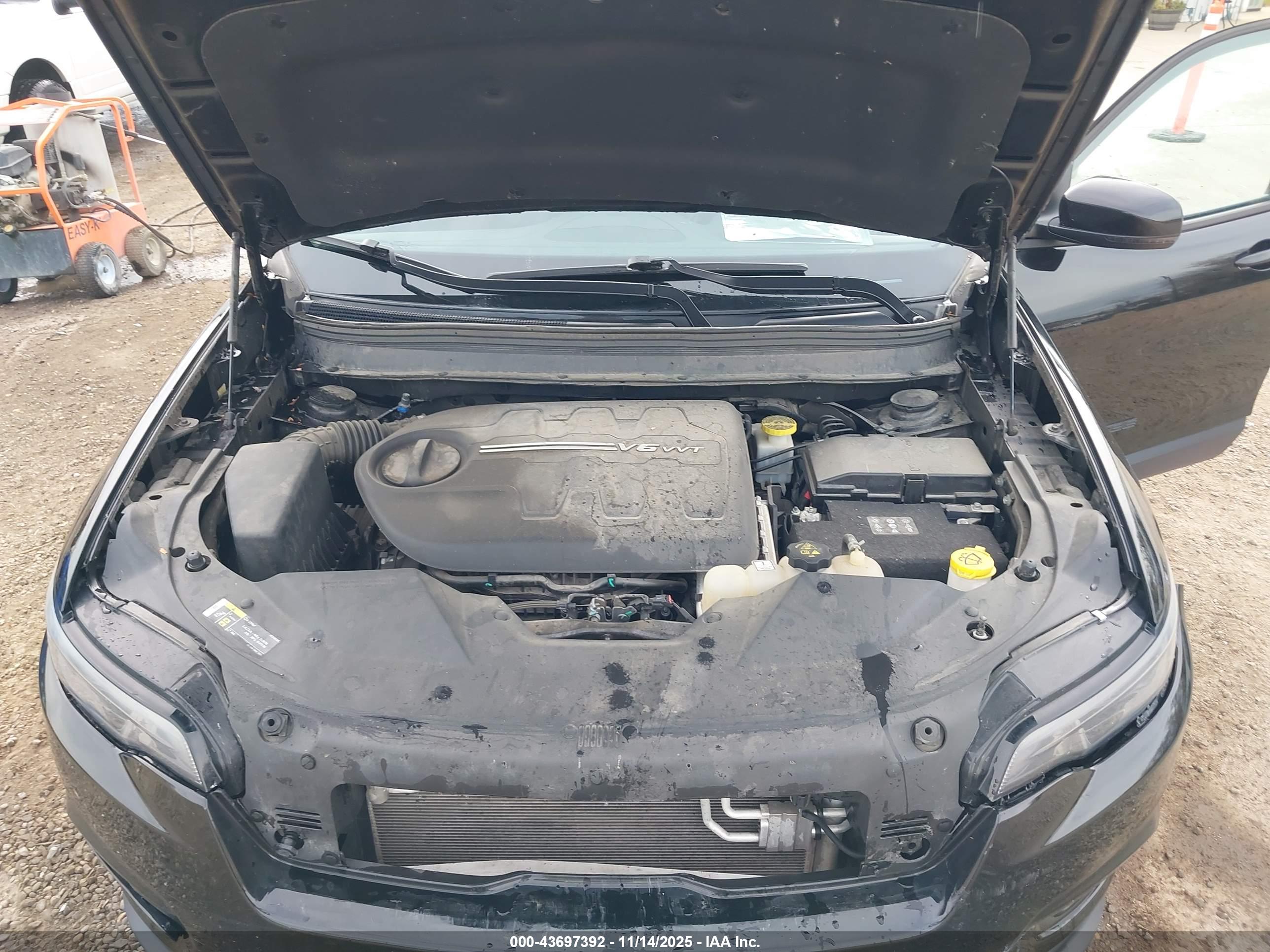 JEEP CHEROKEE image 10