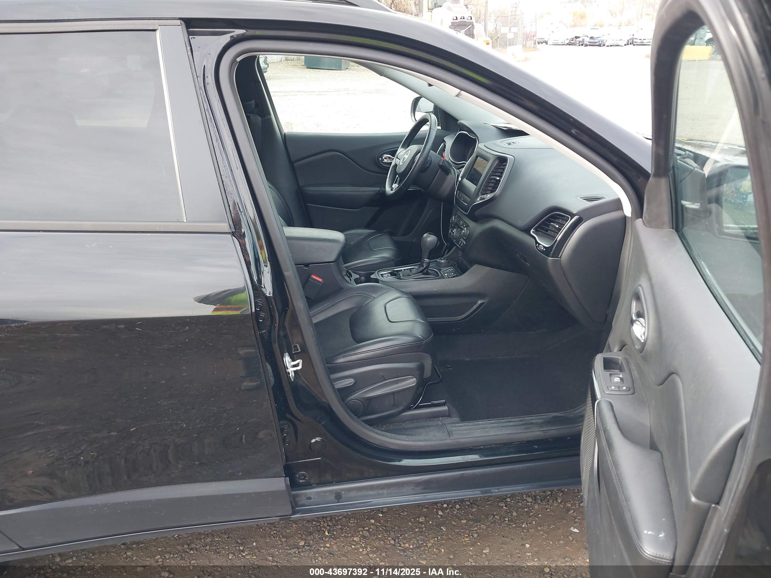 JEEP CHEROKEE image 5