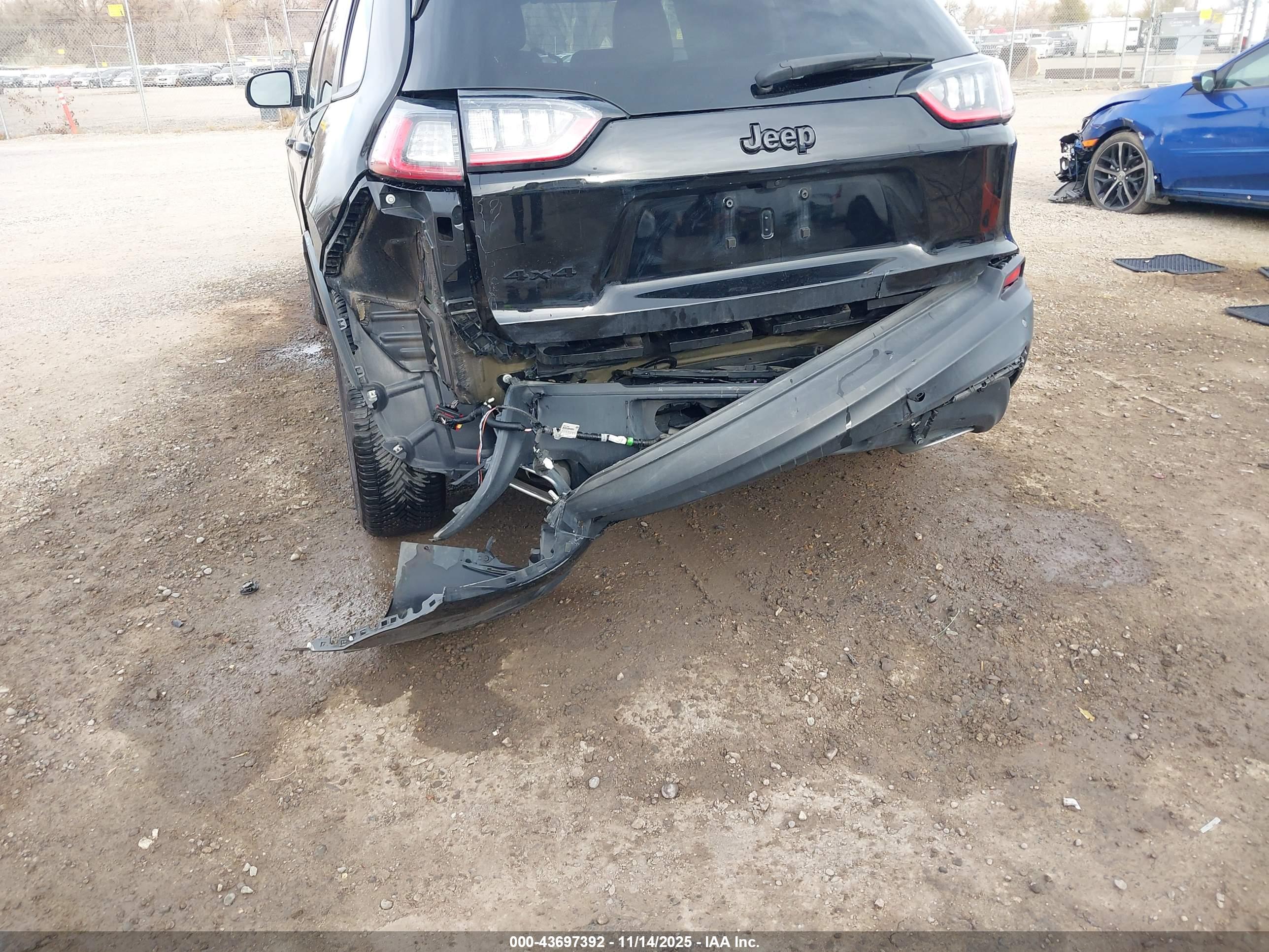 JEEP CHEROKEE image 6