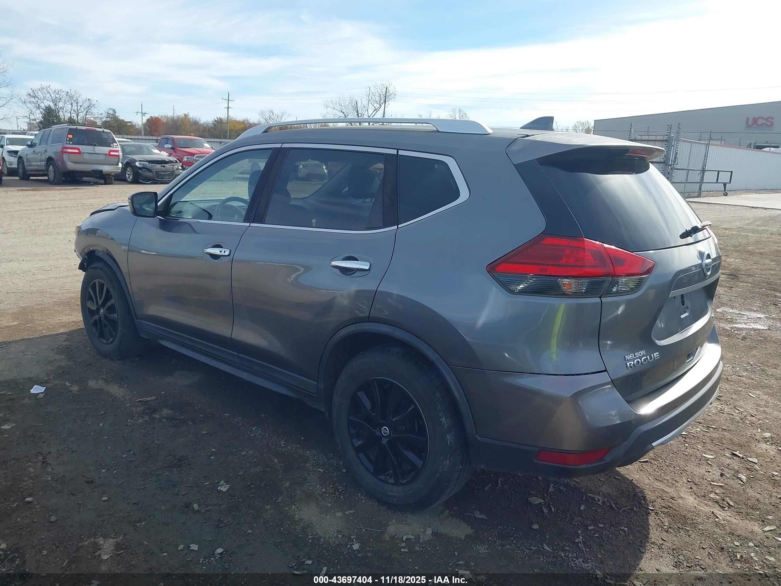 NISSAN ROGUE image 3