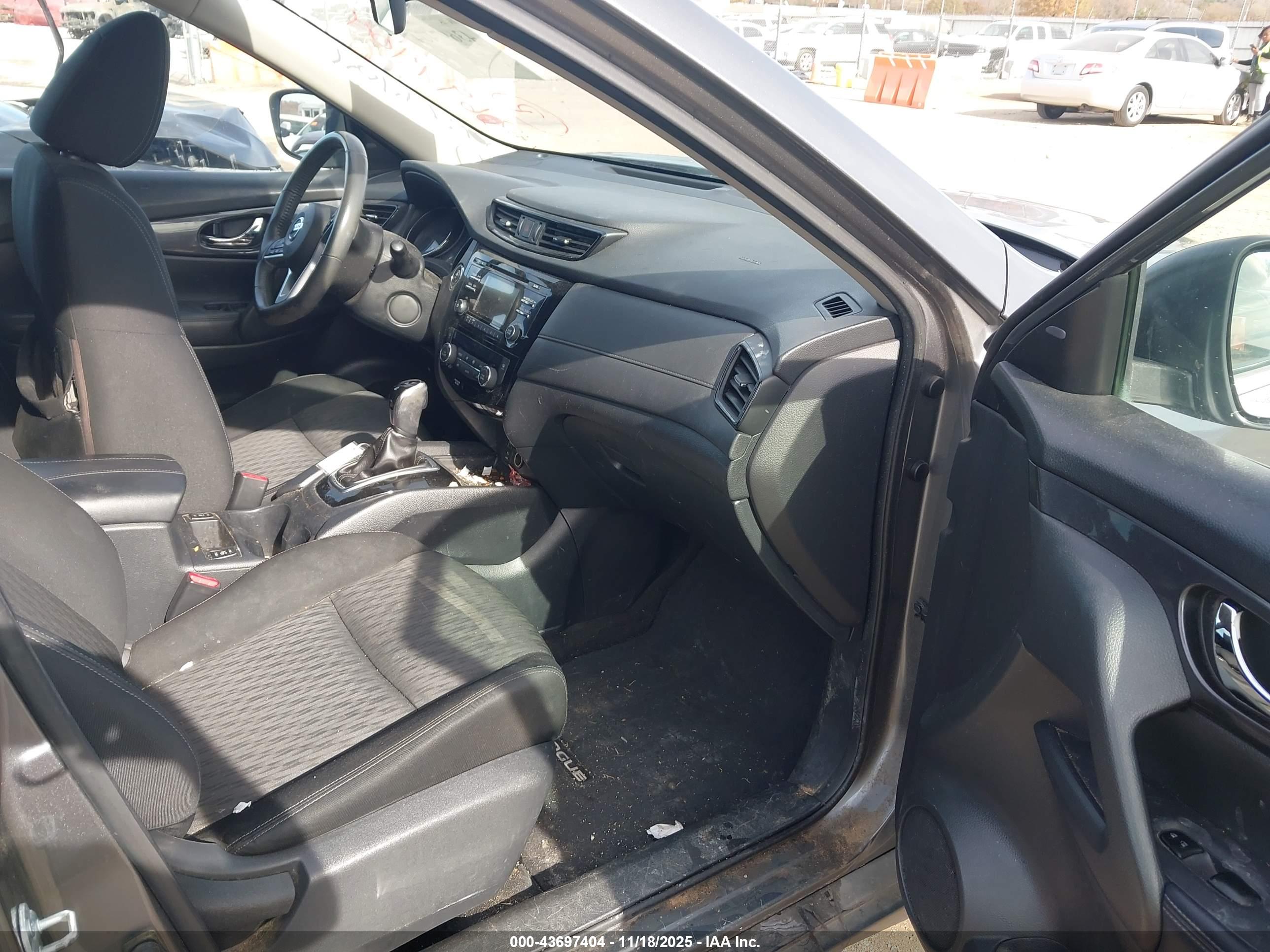 NISSAN ROGUE image 5