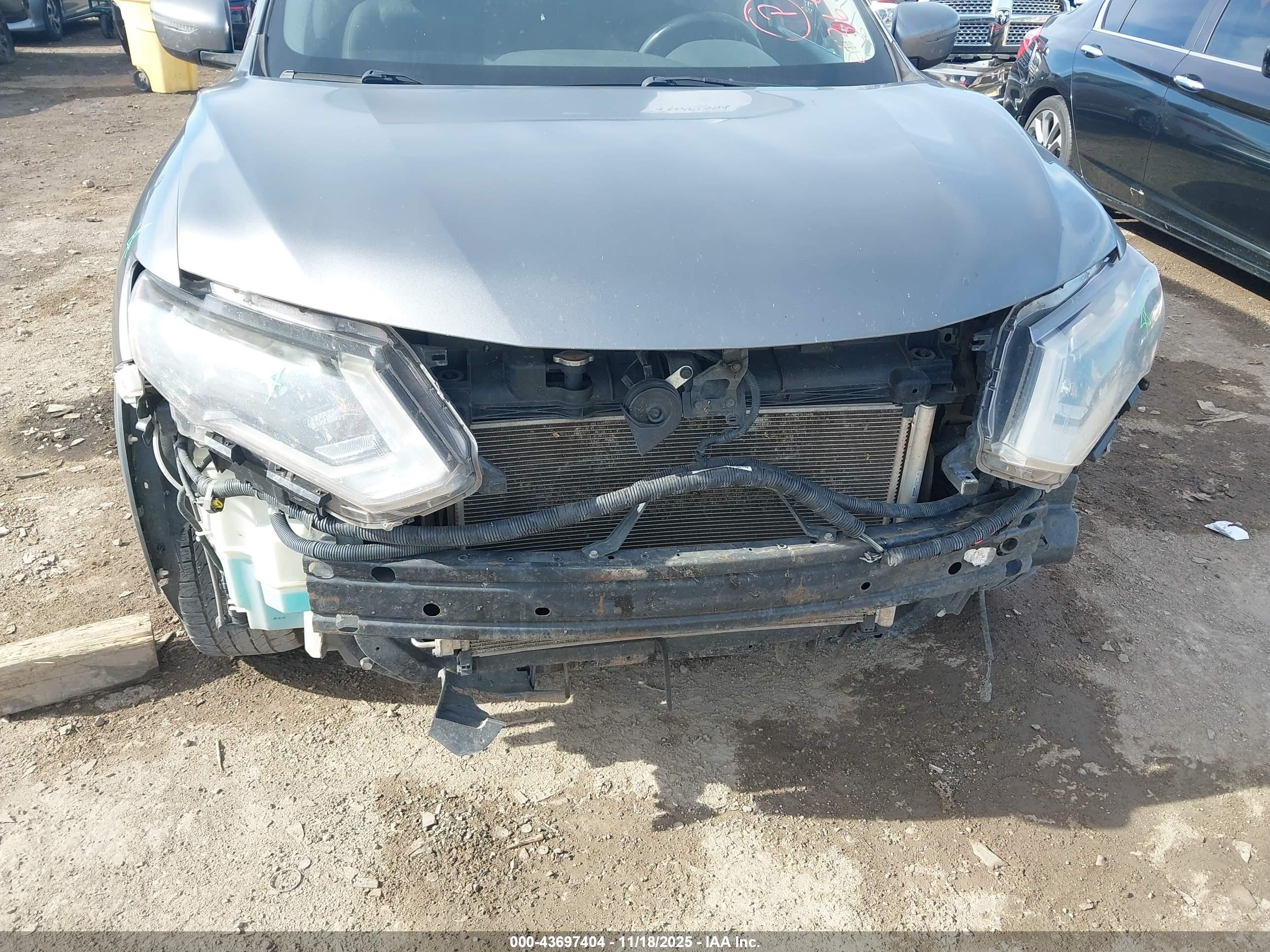 NISSAN ROGUE image 6