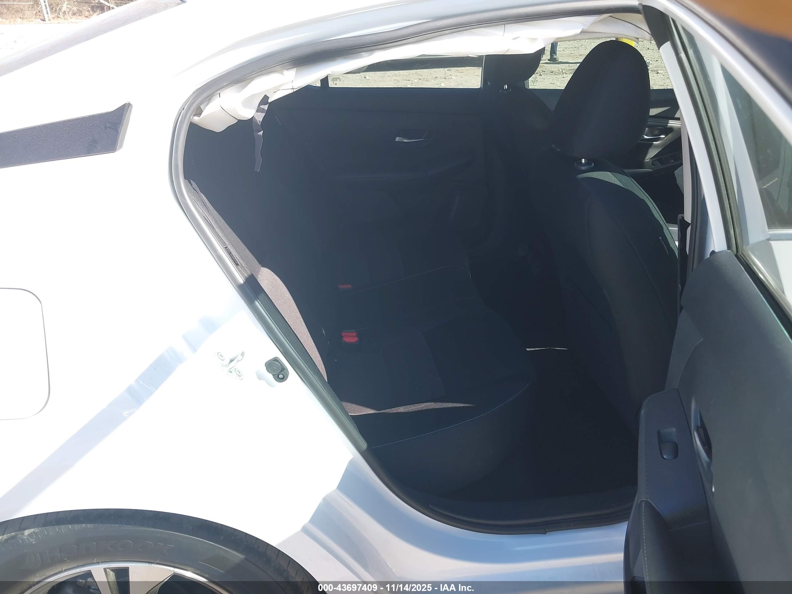 NISSAN SENTRA image 8