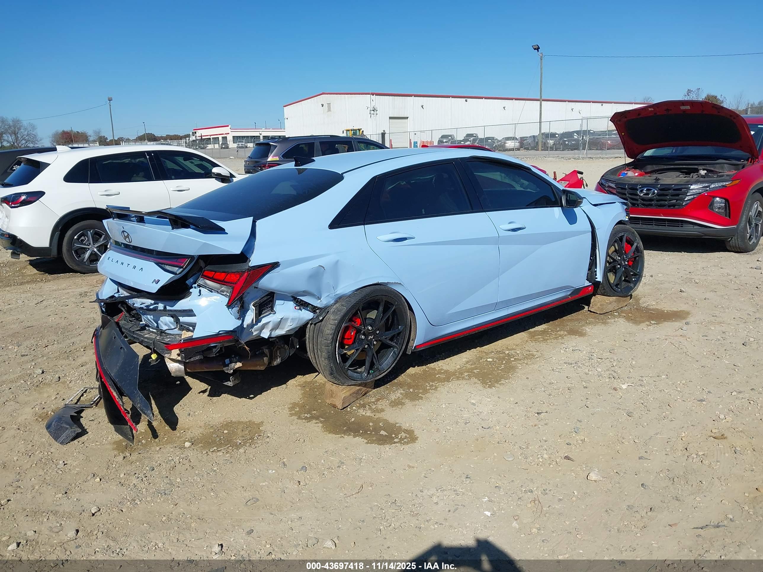 HYUNDAI ELANTRA image 4