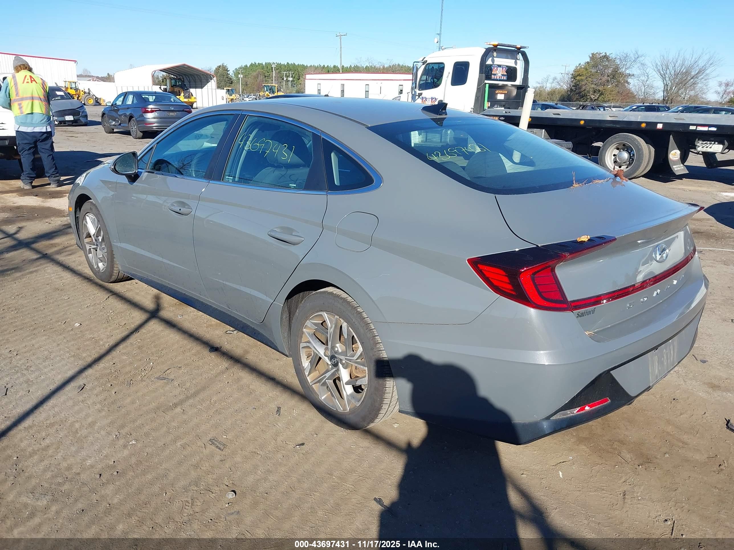 HYUNDAI SONATA image 3