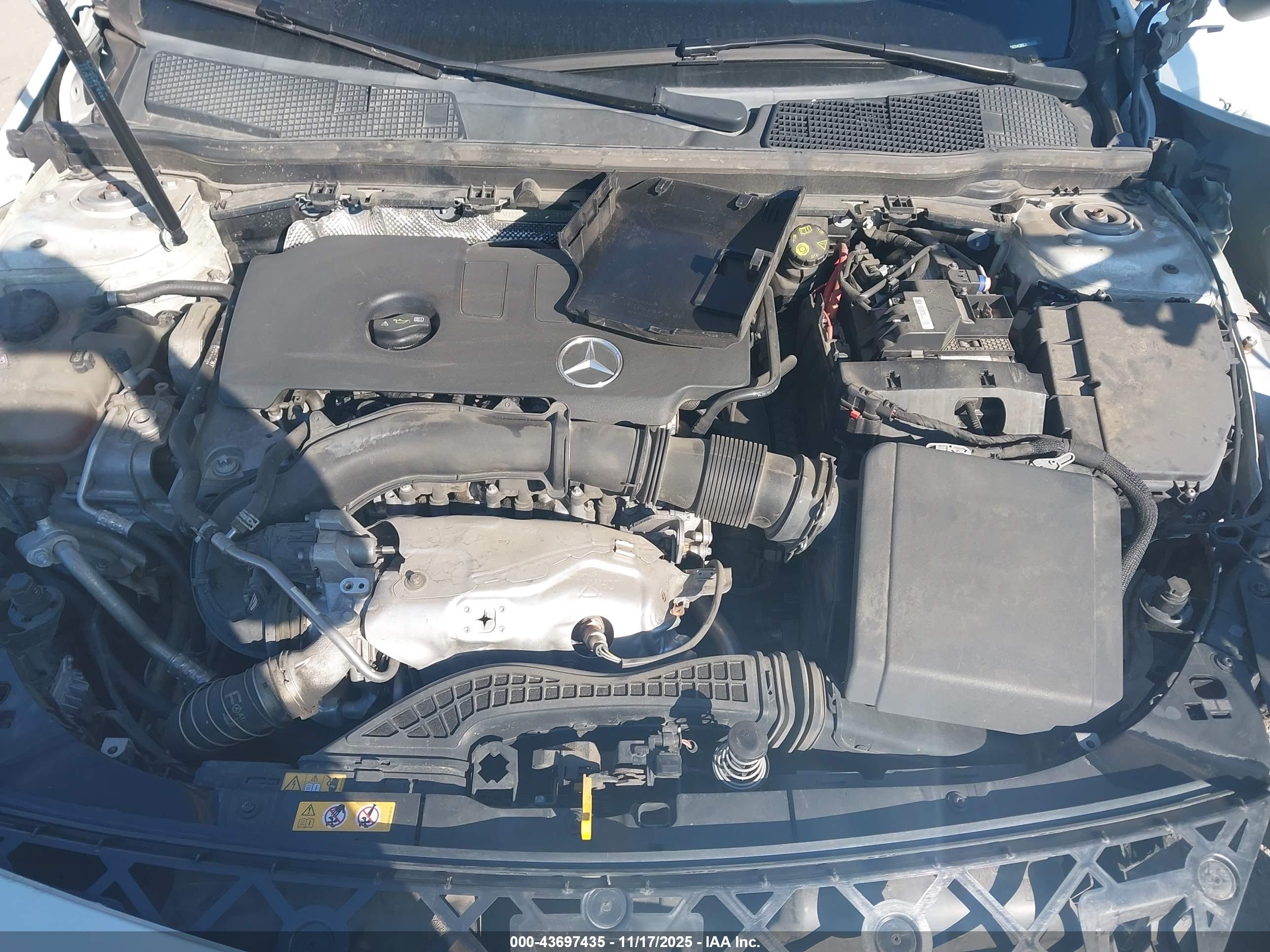 MERCEDES-BENZ CLA image 10