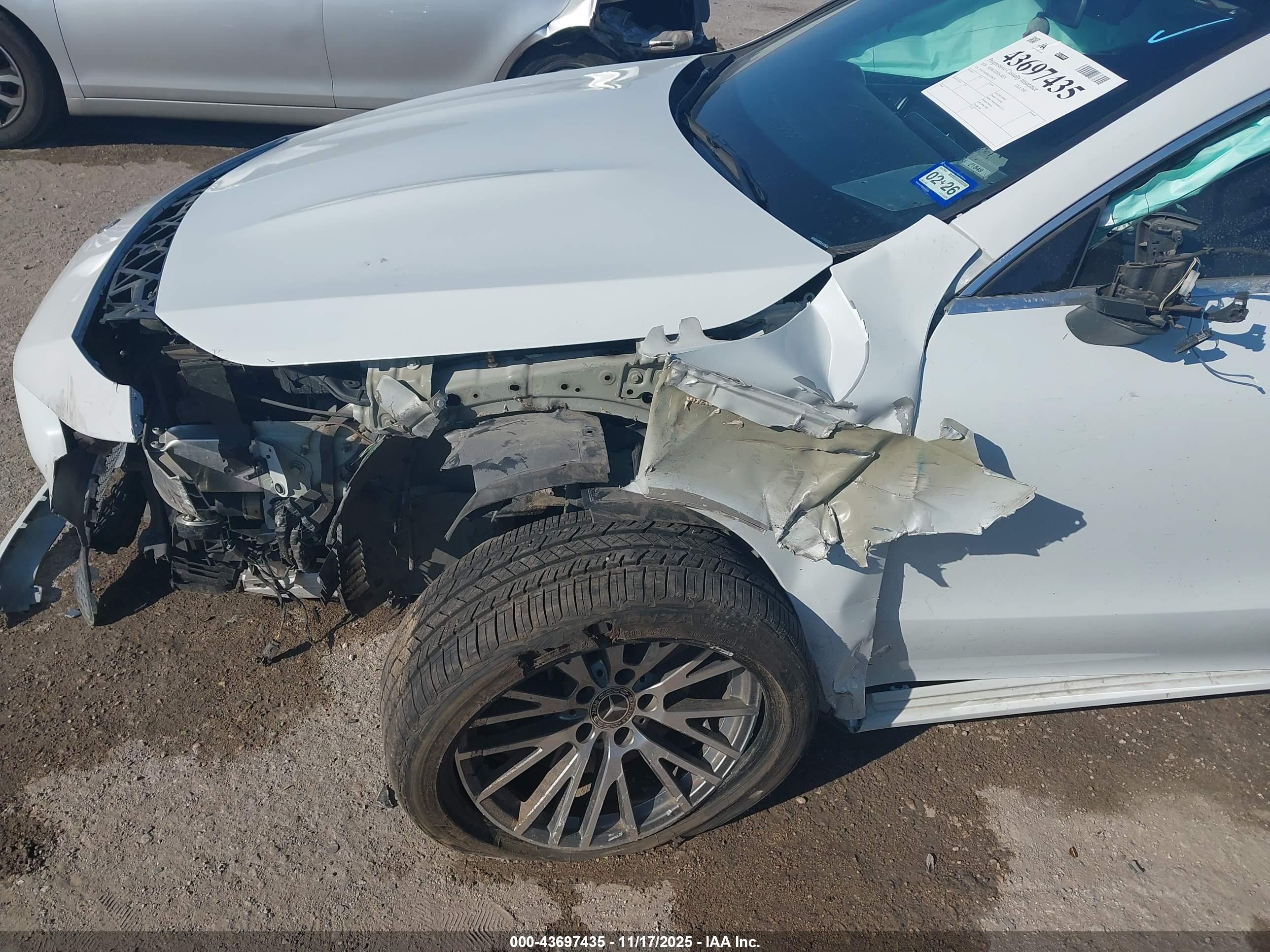 MERCEDES-BENZ CLA image 6