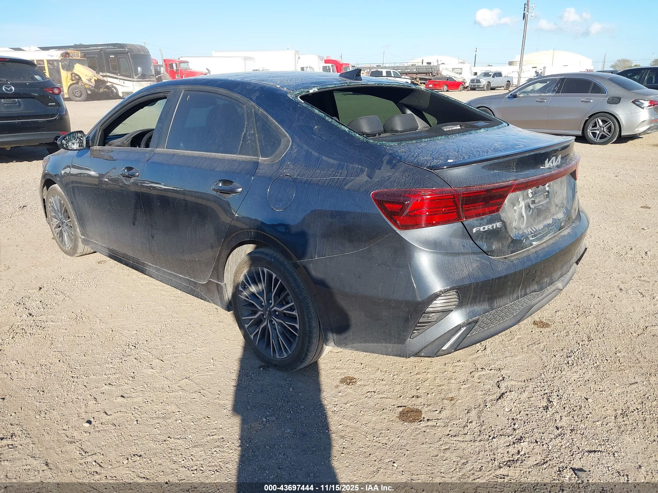 KIA FORTE image 3