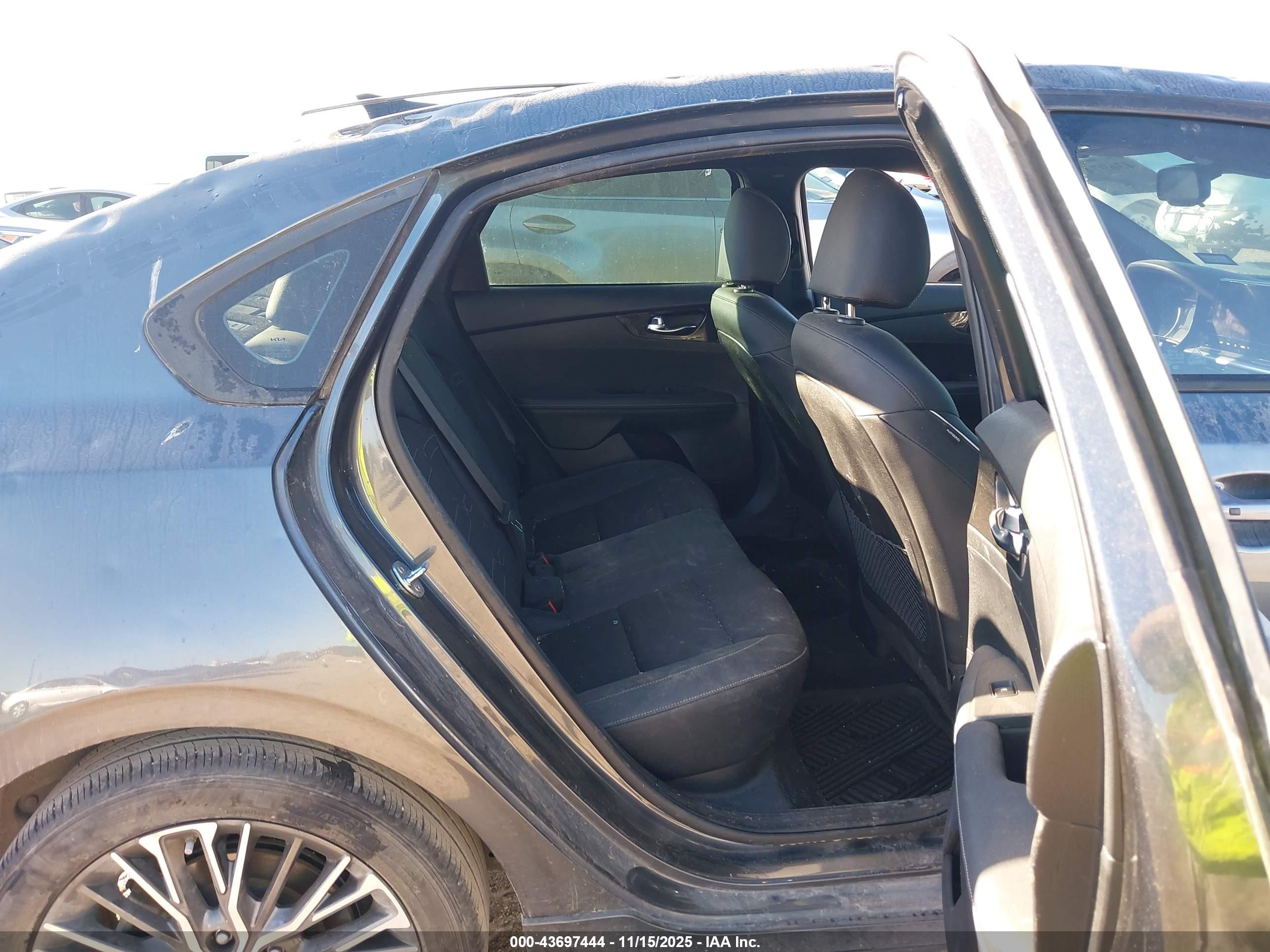 KIA FORTE image 8