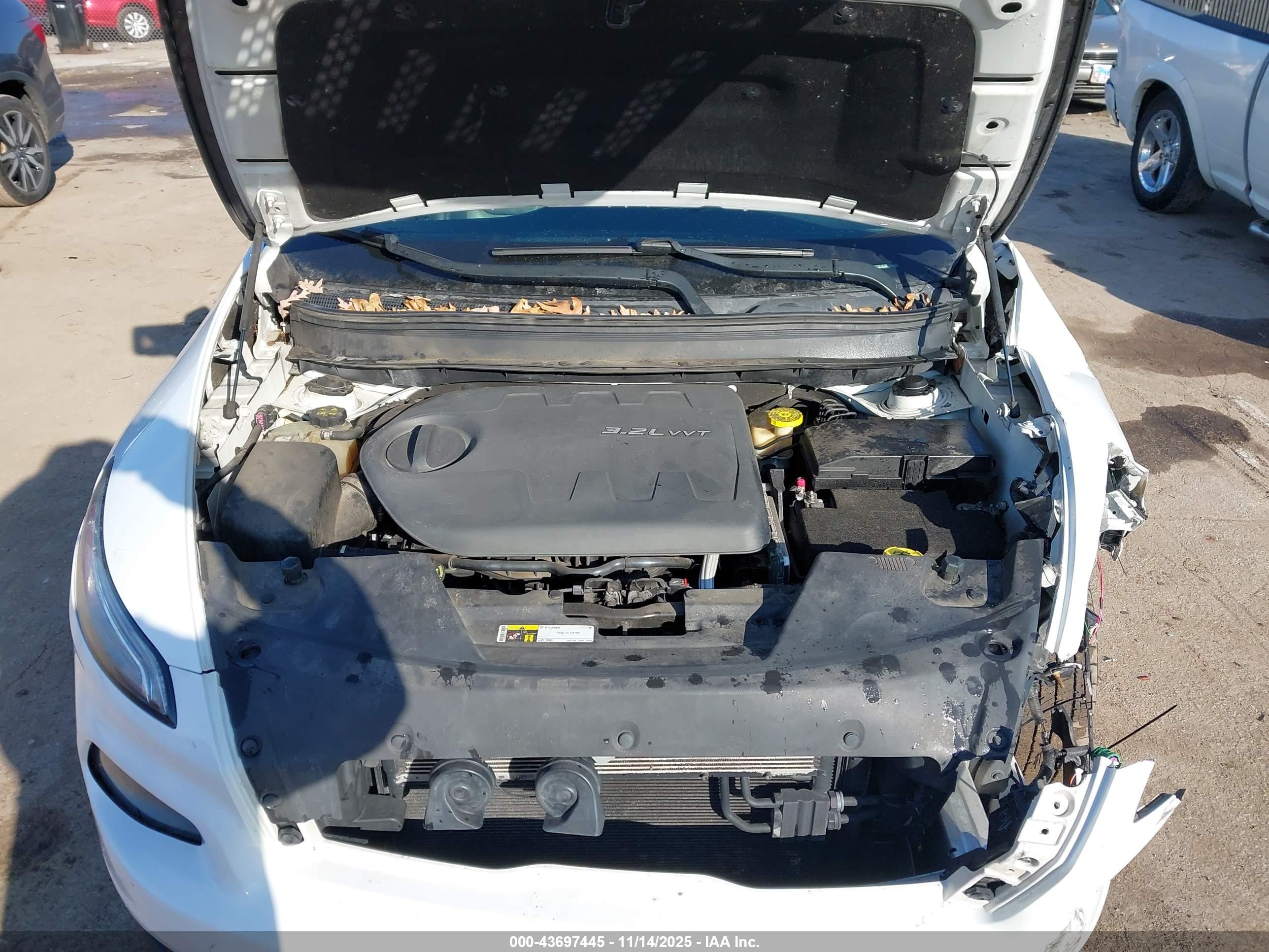 JEEP CHEROKEE image 10