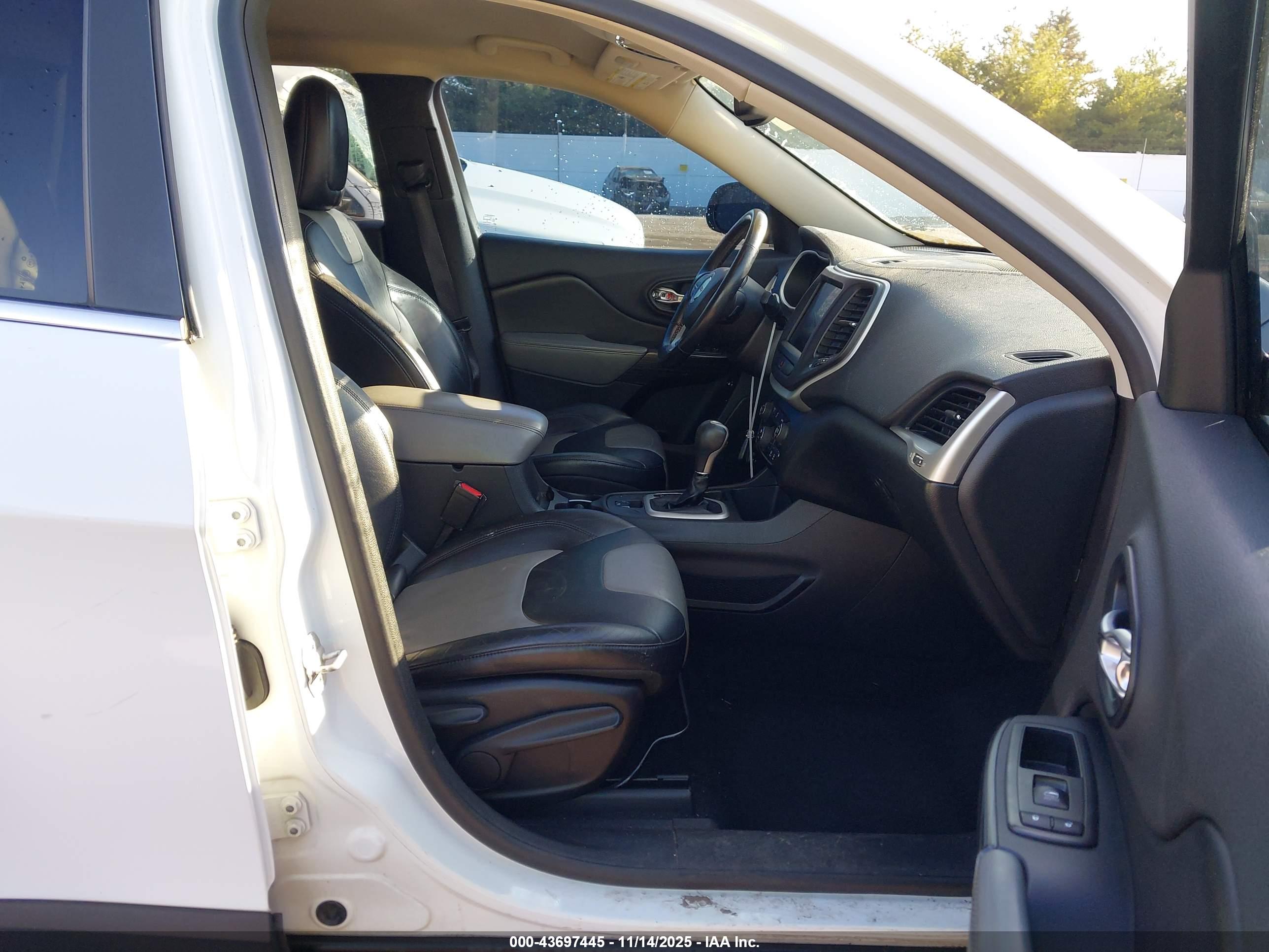 JEEP CHEROKEE image 5