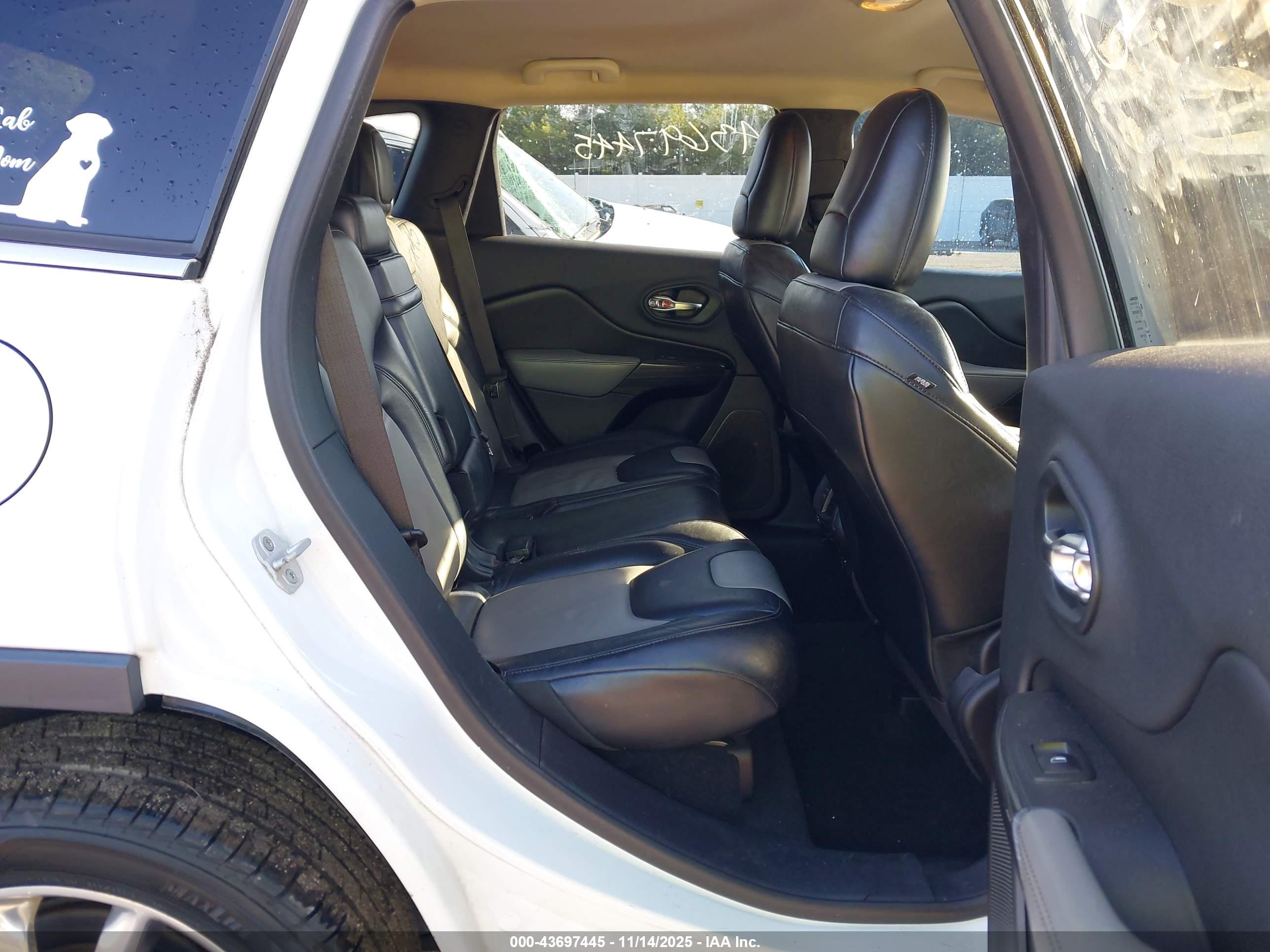 JEEP CHEROKEE image 8