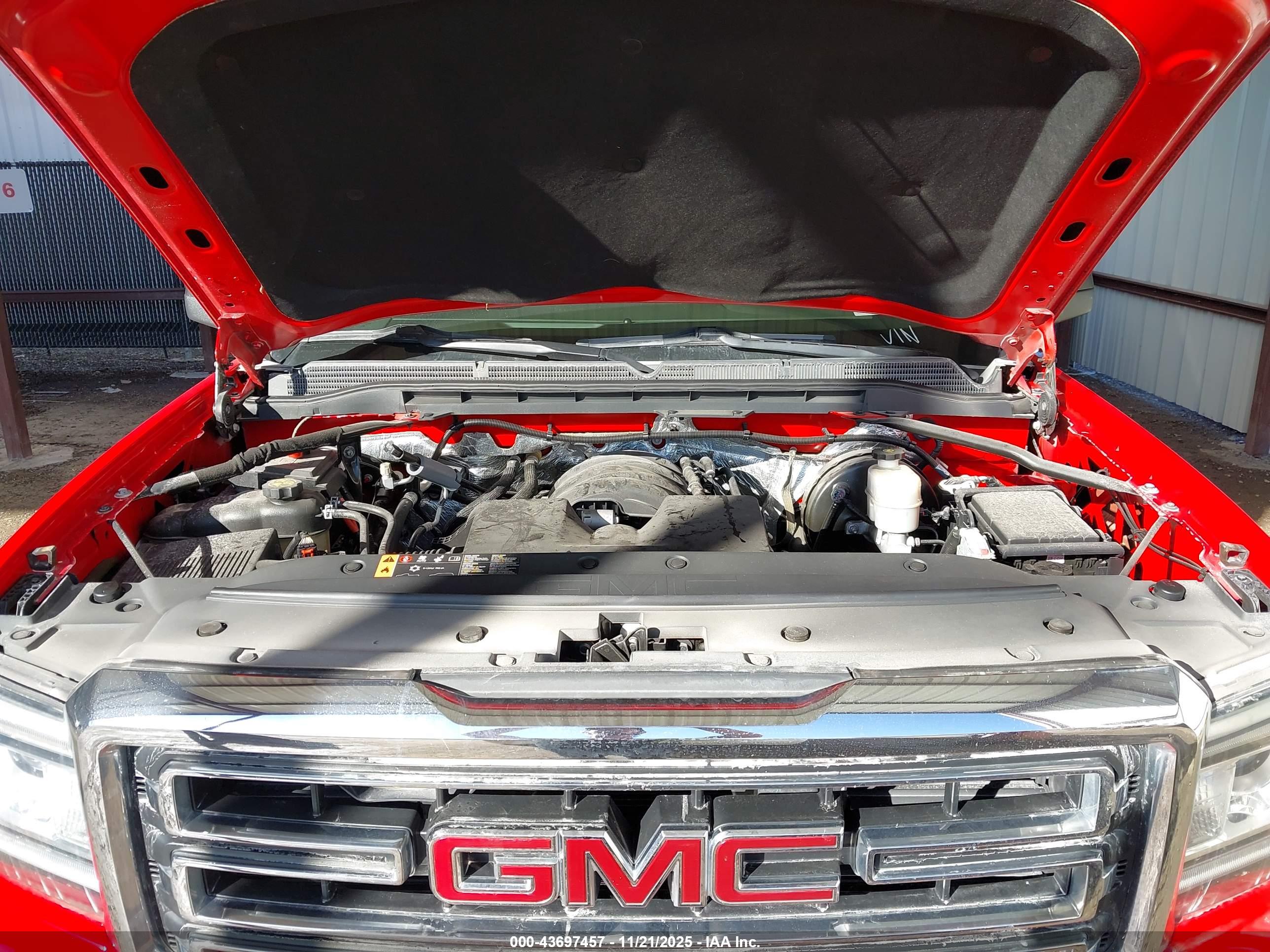 GMC SIERRA image 10