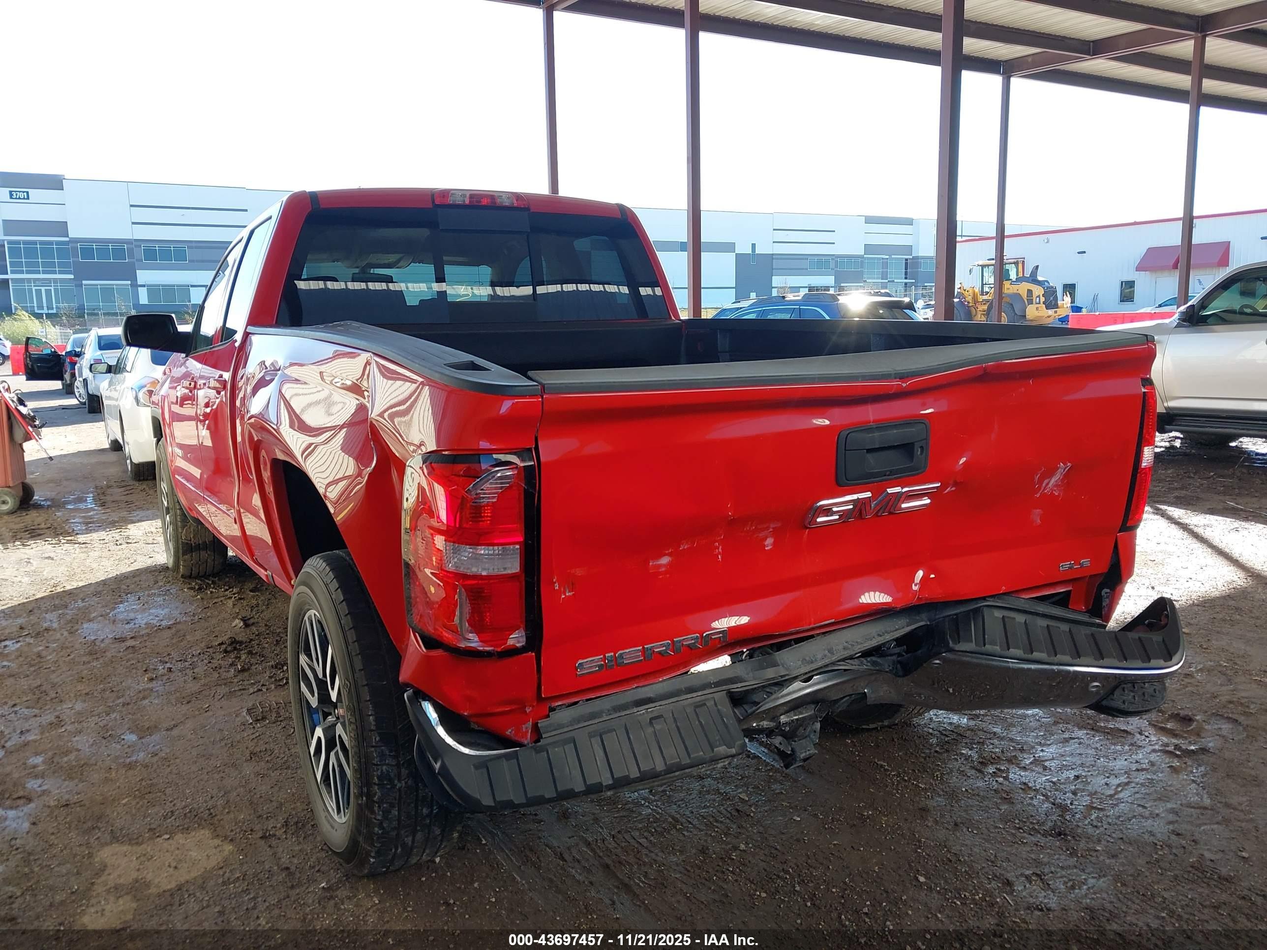 GMC SIERRA image 3