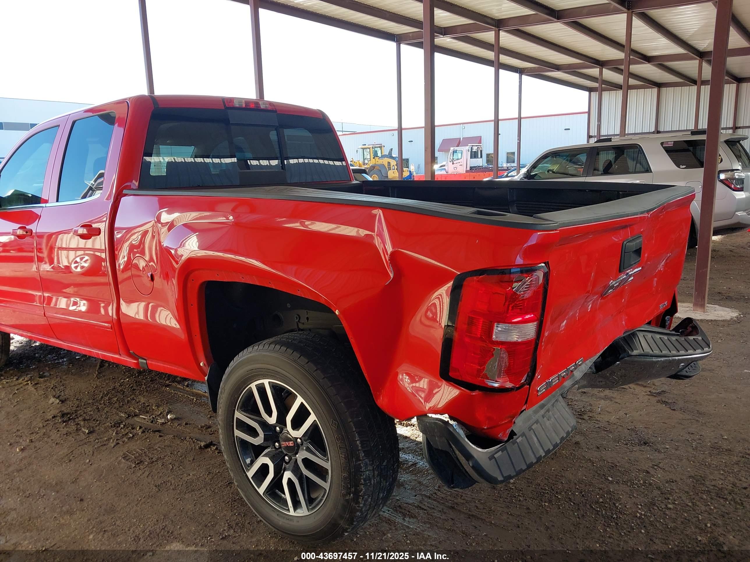 GMC SIERRA image 6