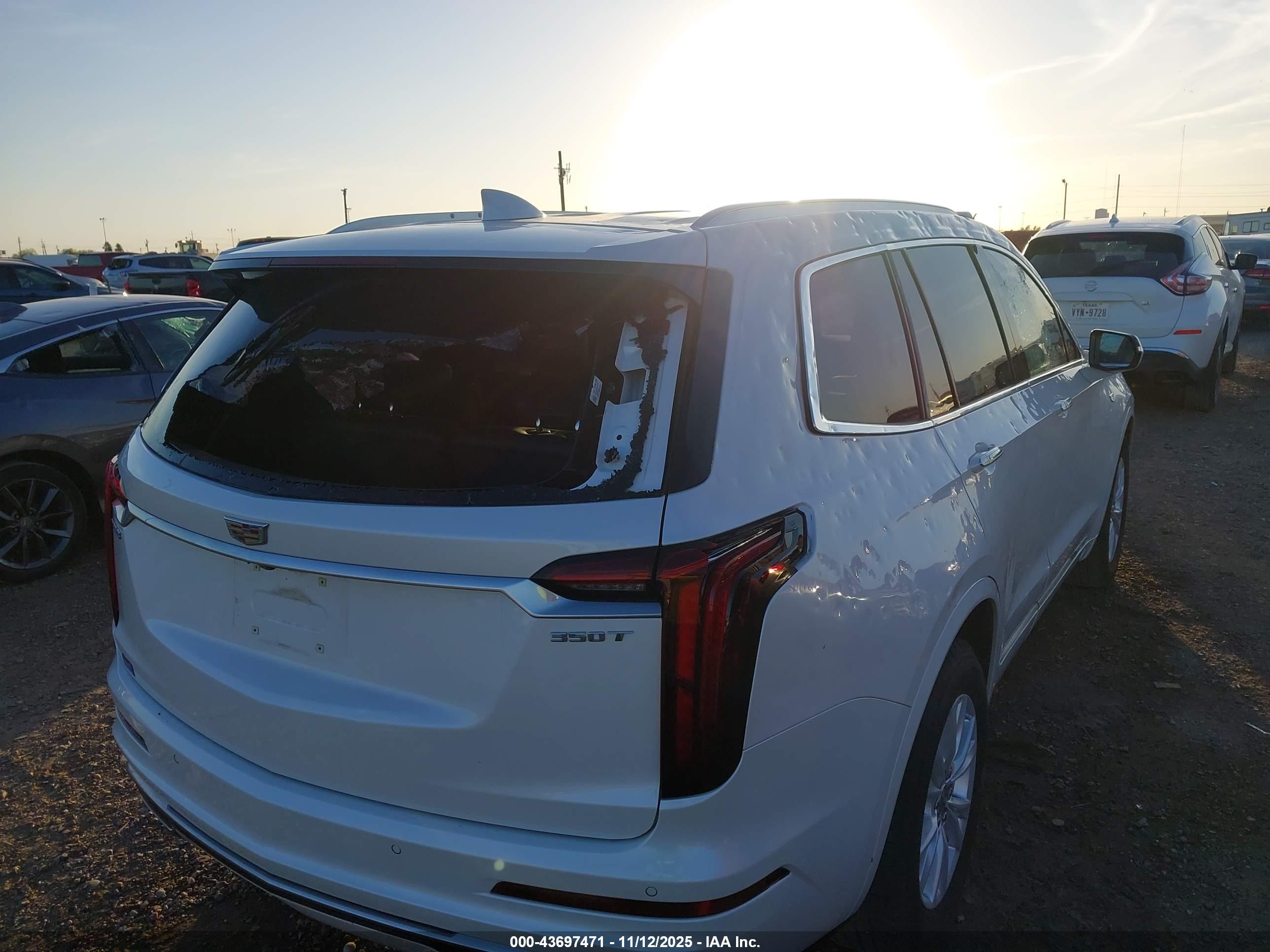 CADILLAC XT6 image 6