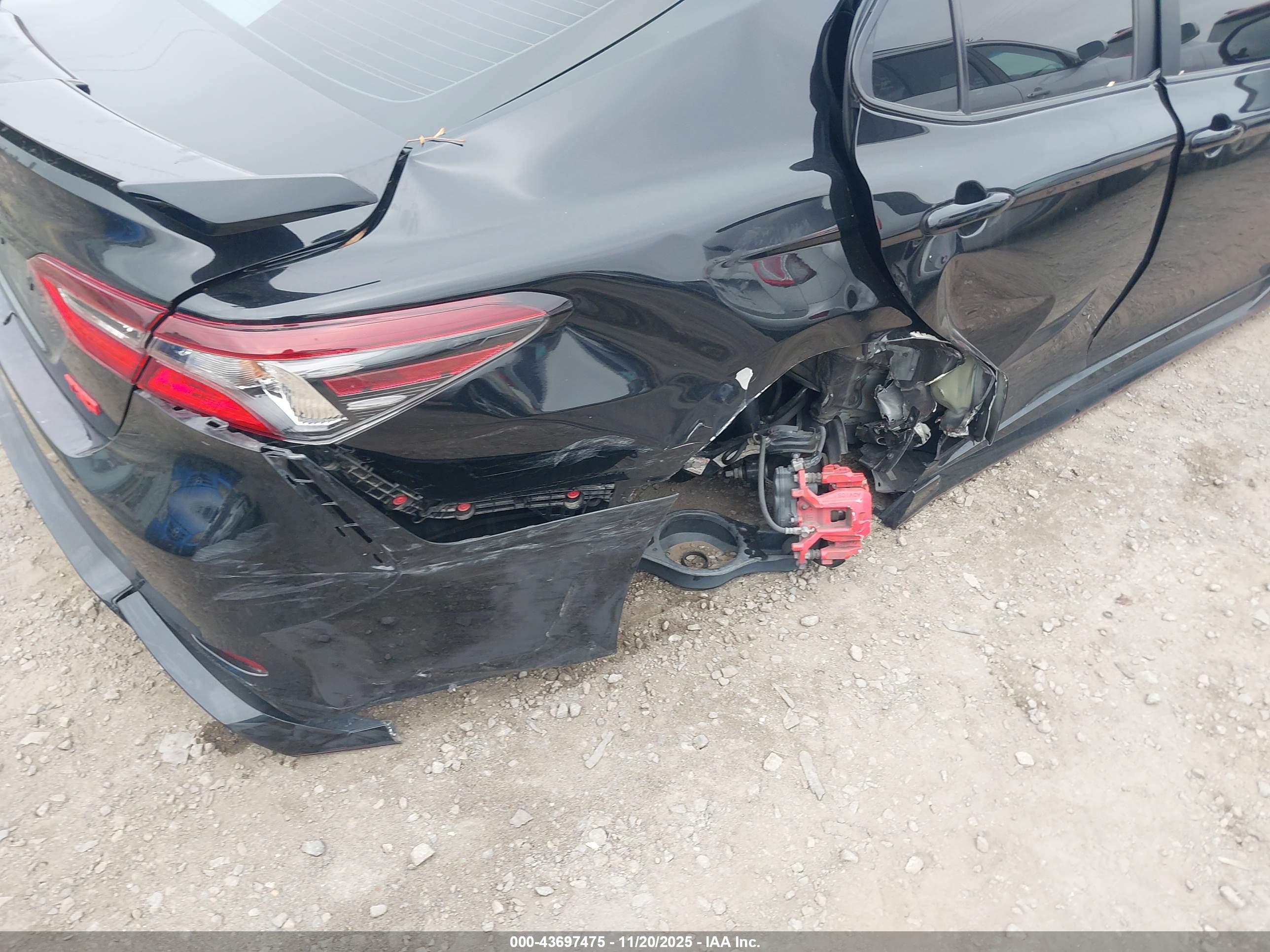 TOYOTA CAMRY image 6
