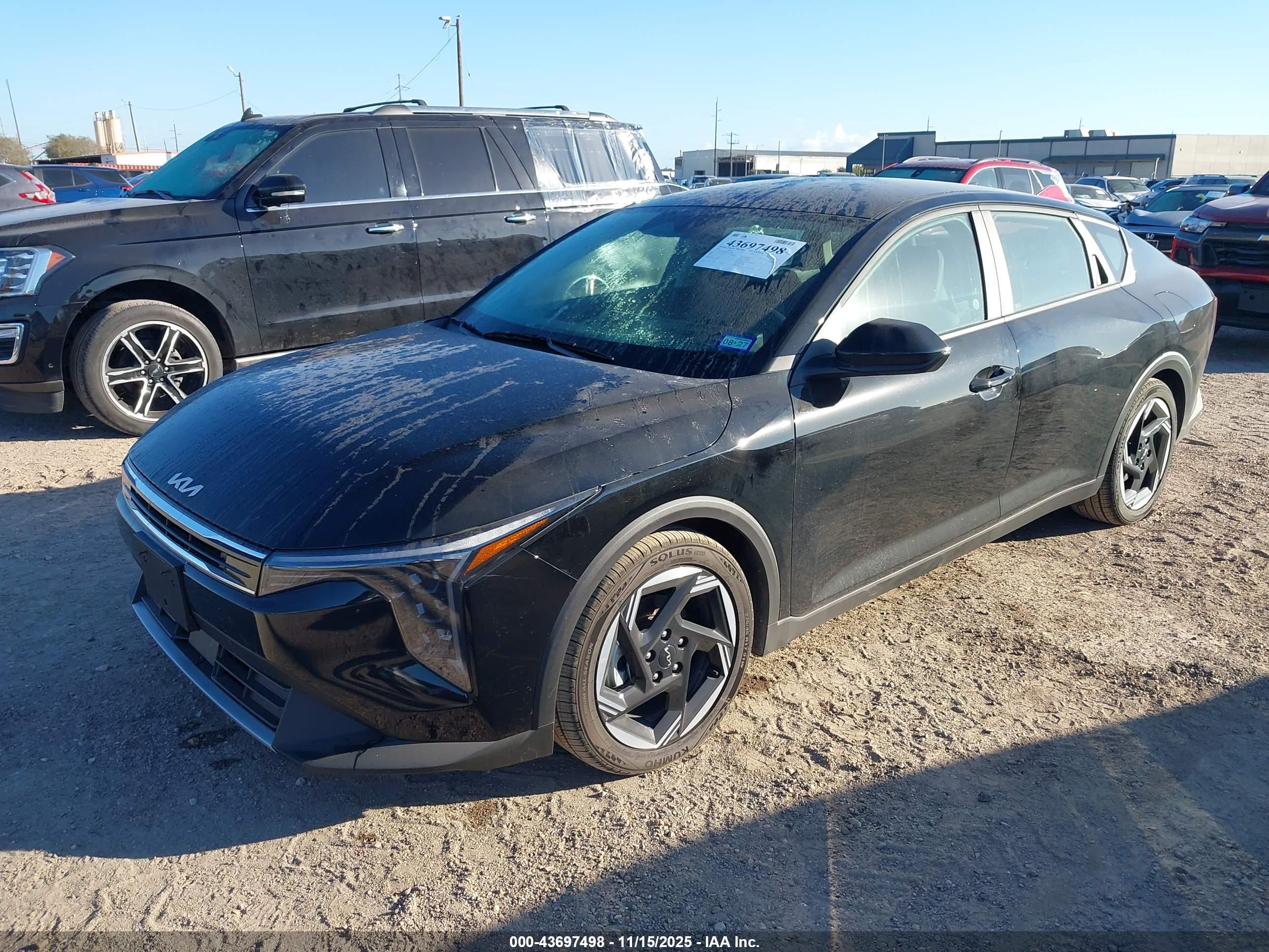 KIA K4 image 2