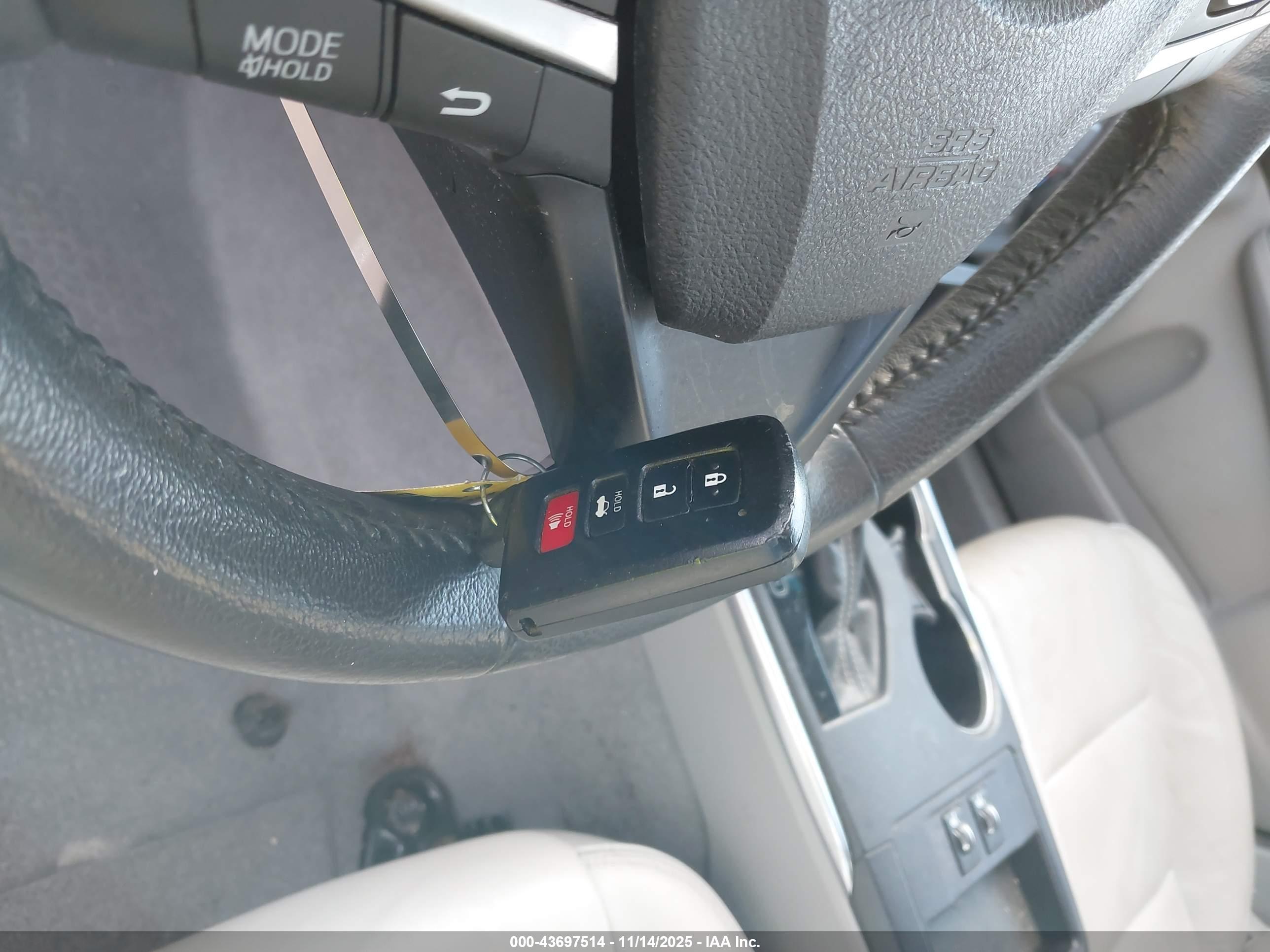 TOYOTA CAMRY image 11