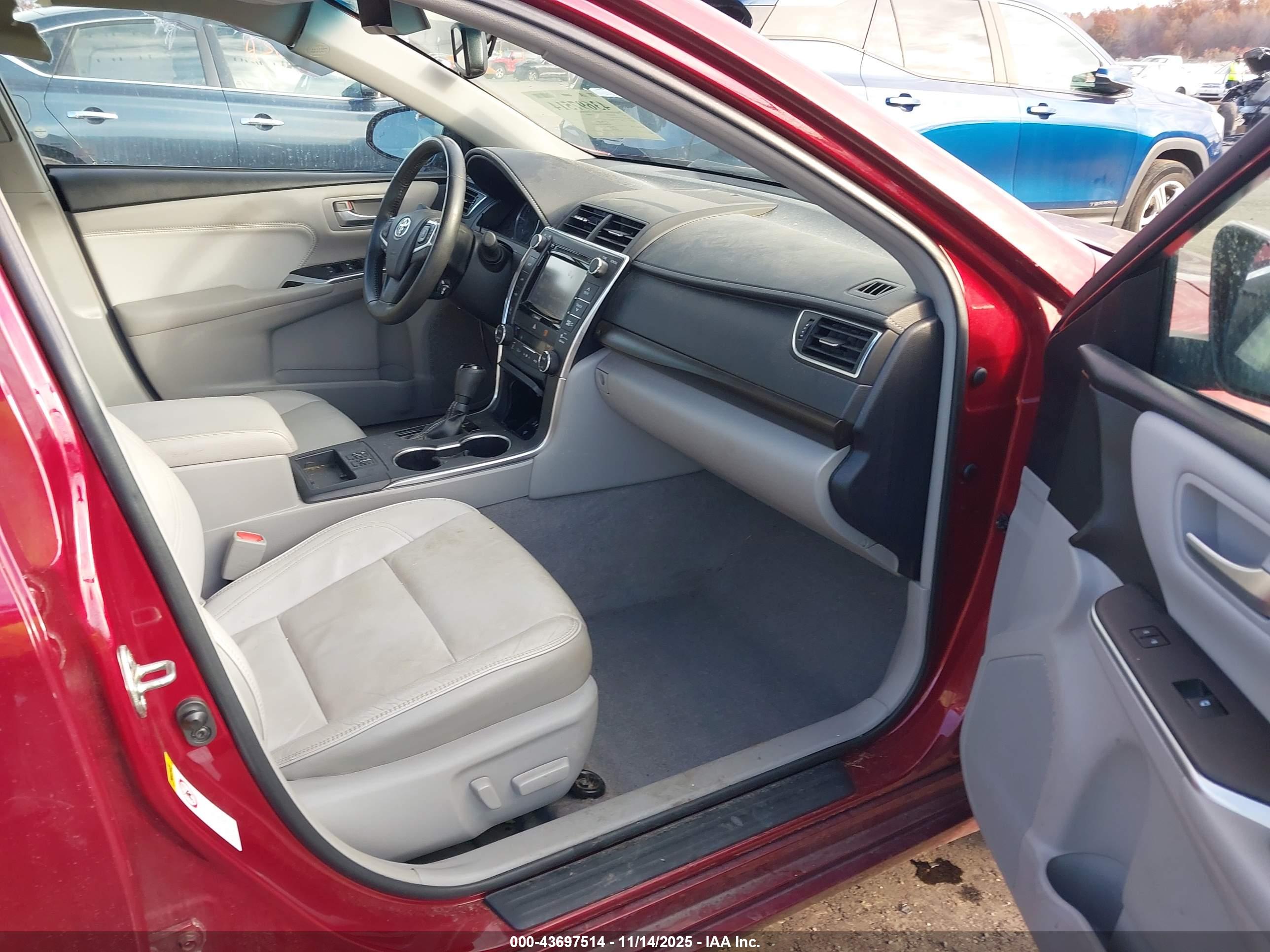 TOYOTA CAMRY image 5