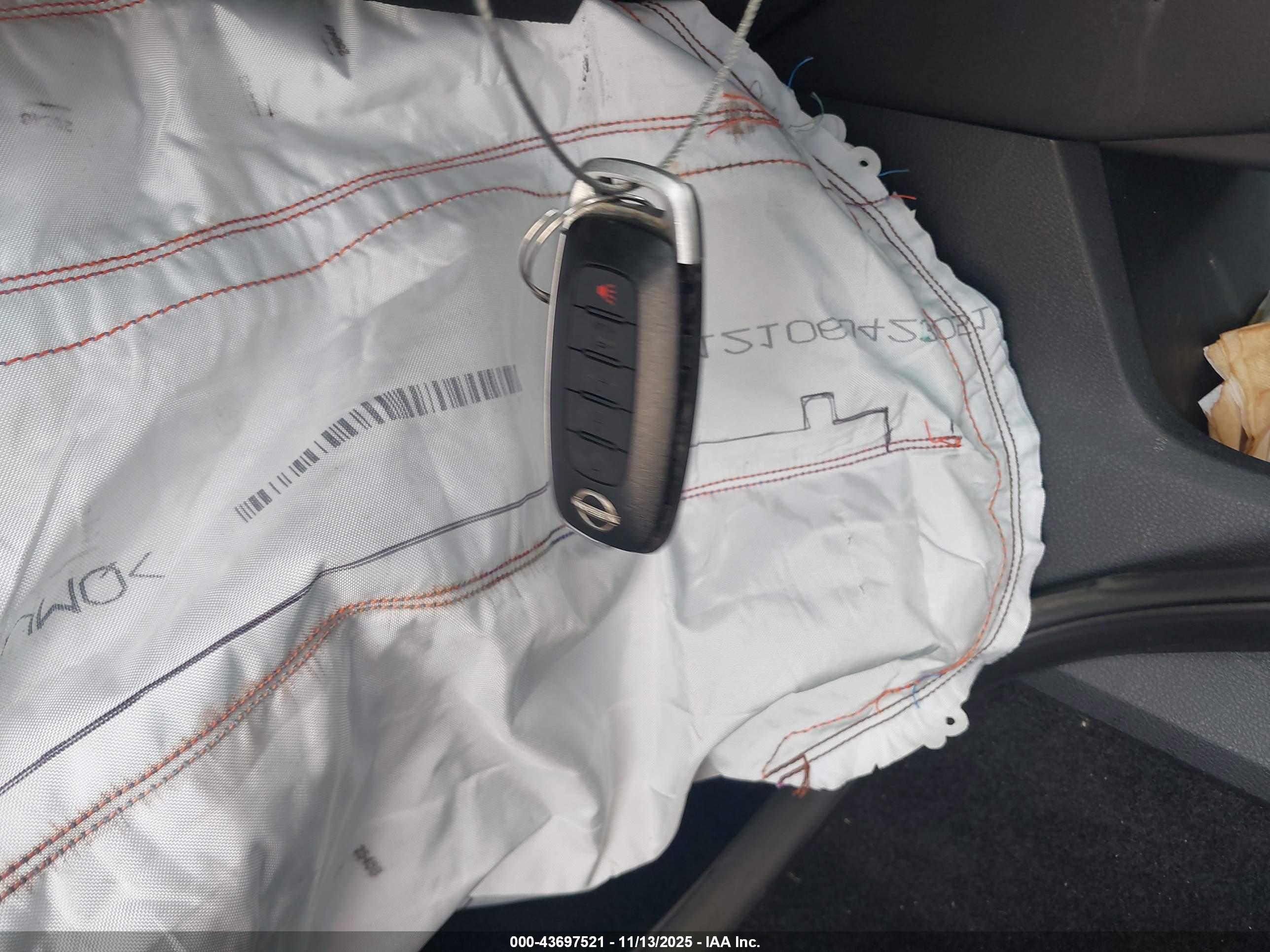 NISSAN ROGUE image 11