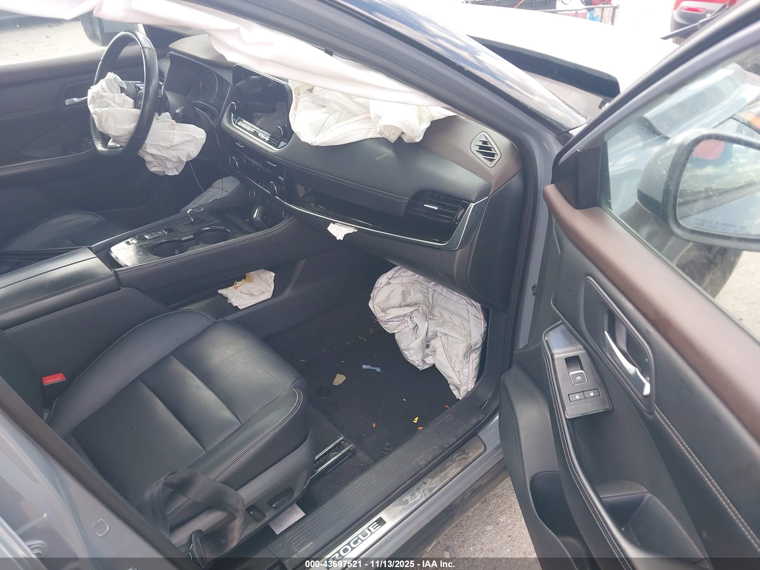 NISSAN ROGUE image 5