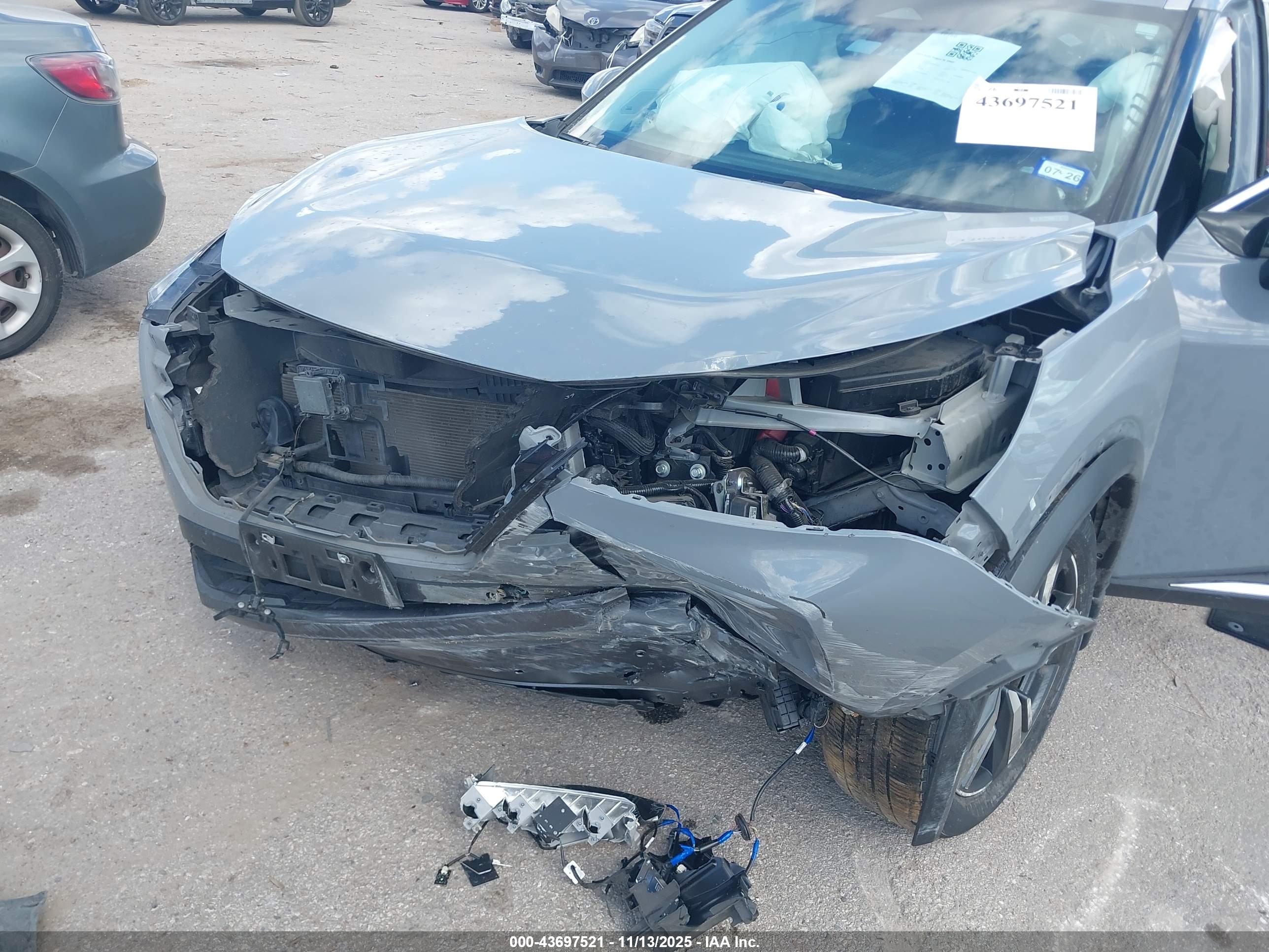 NISSAN ROGUE image 6