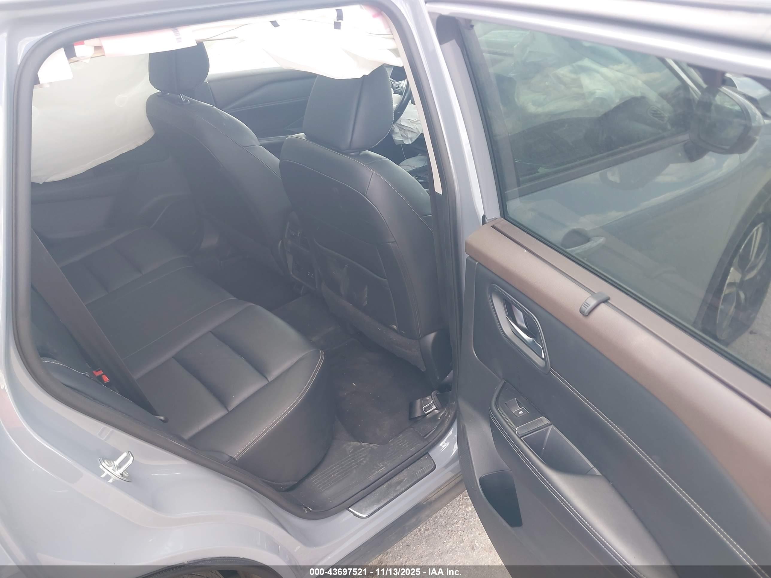 NISSAN ROGUE image 8